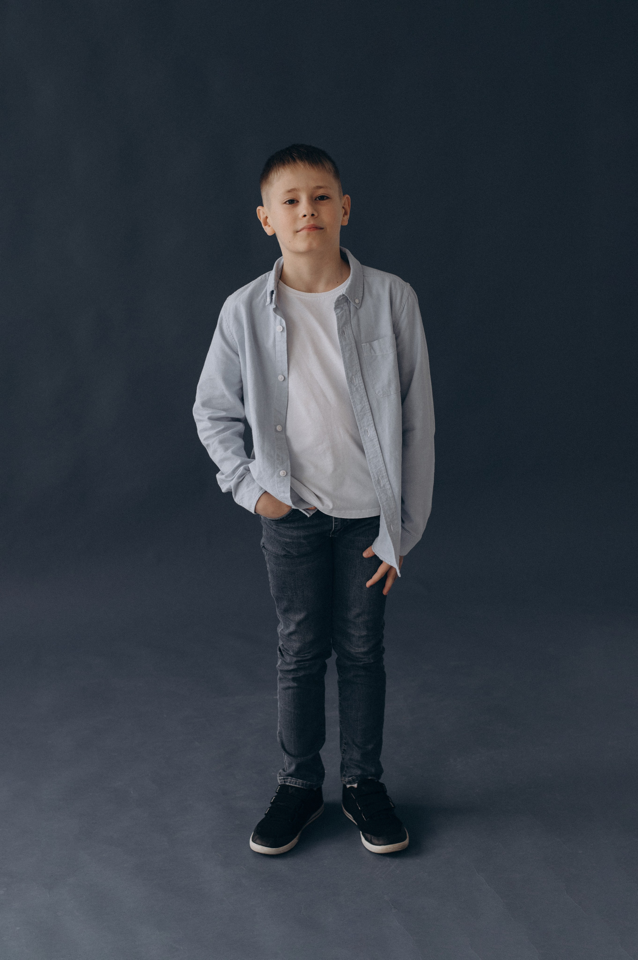 Шкільна фотосесія на віньєтки Тернопіль, шкільні альбоми, фотосесія випускників Тернопіль, випускний альбом, фотограф випускний Тернопіль. Сімейний, дитячий та індивідуальний фотограф в м. Тернопіль, м. Львів