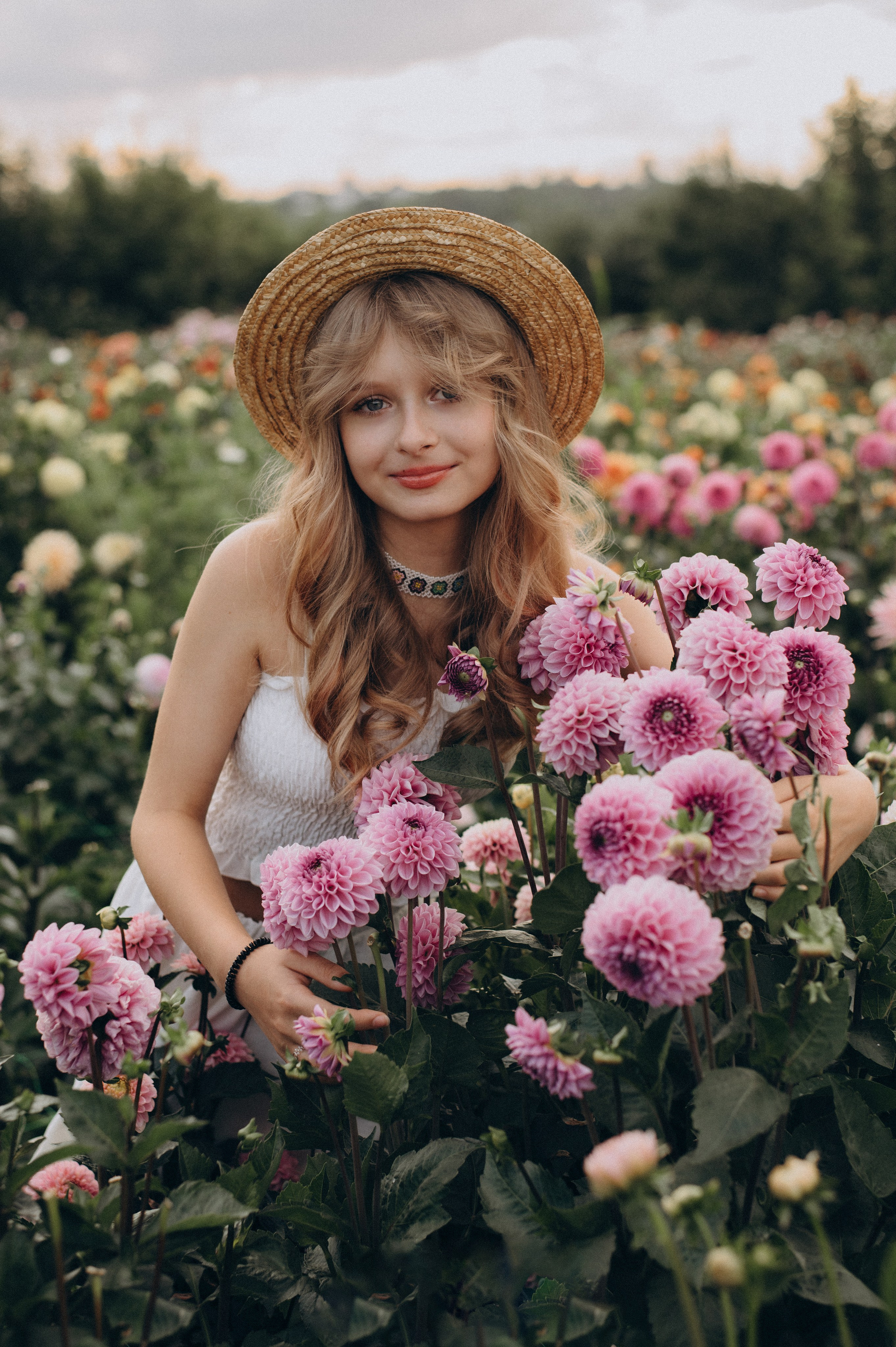 Сімейна фотосесія мами і доньки, сімейний фотограф Тернопіль, портретний фотограф, сімейна фотосесія Тернопіль, фотосесія в жоржинах. Сімейний, дитячий та індивідуальний фотограф в м. Тернопіль, м. Львів