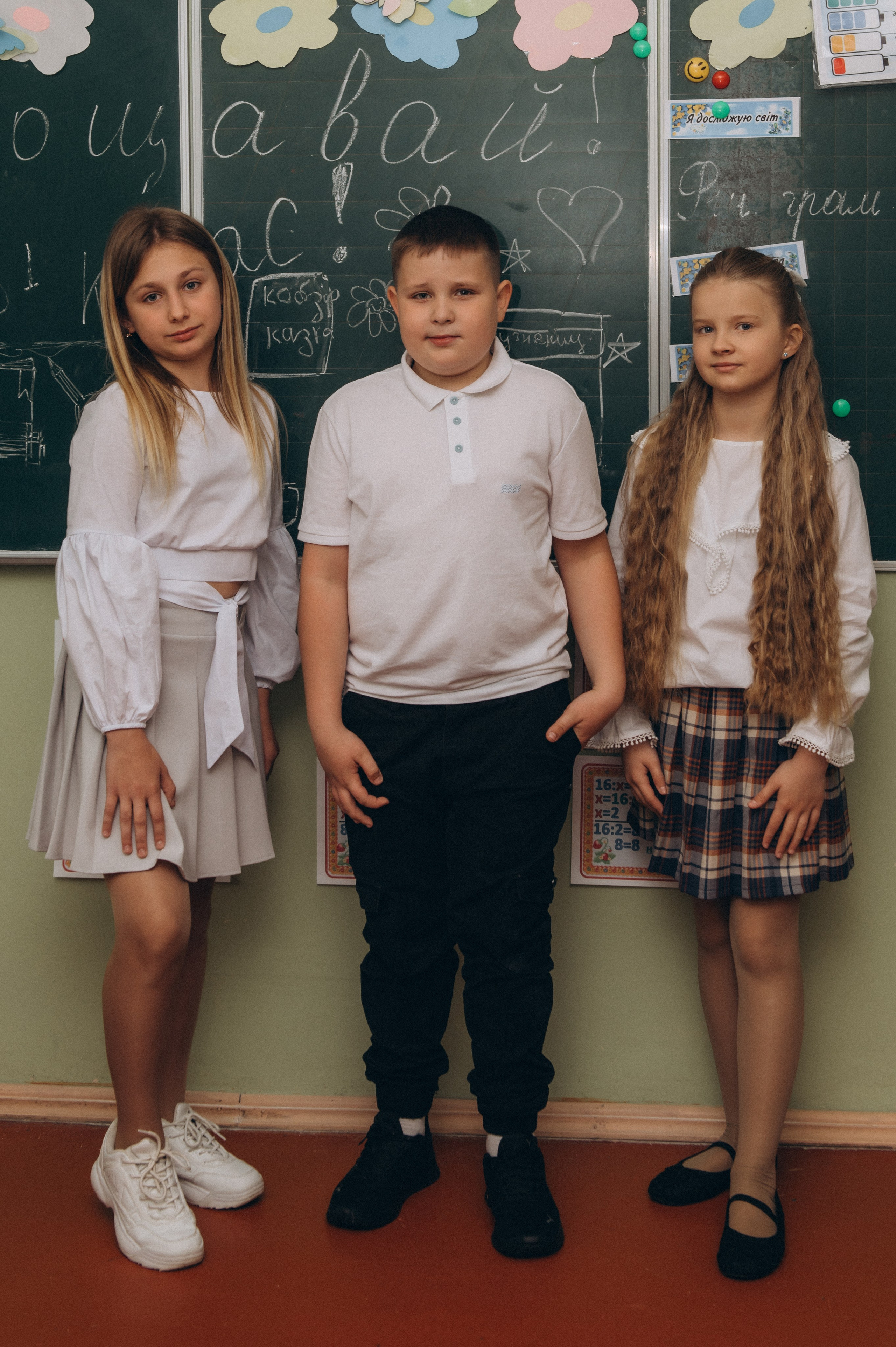 Шкільна фотосесія на віньєтки Тернопіль, фотосесія випускників Тернопіль, зйомка на віньєтки, шкільні фотоальбоми Тернопіль. Сімейний, дитячий та індивідуальний фотограф в м. Тернопіль, м. Львів