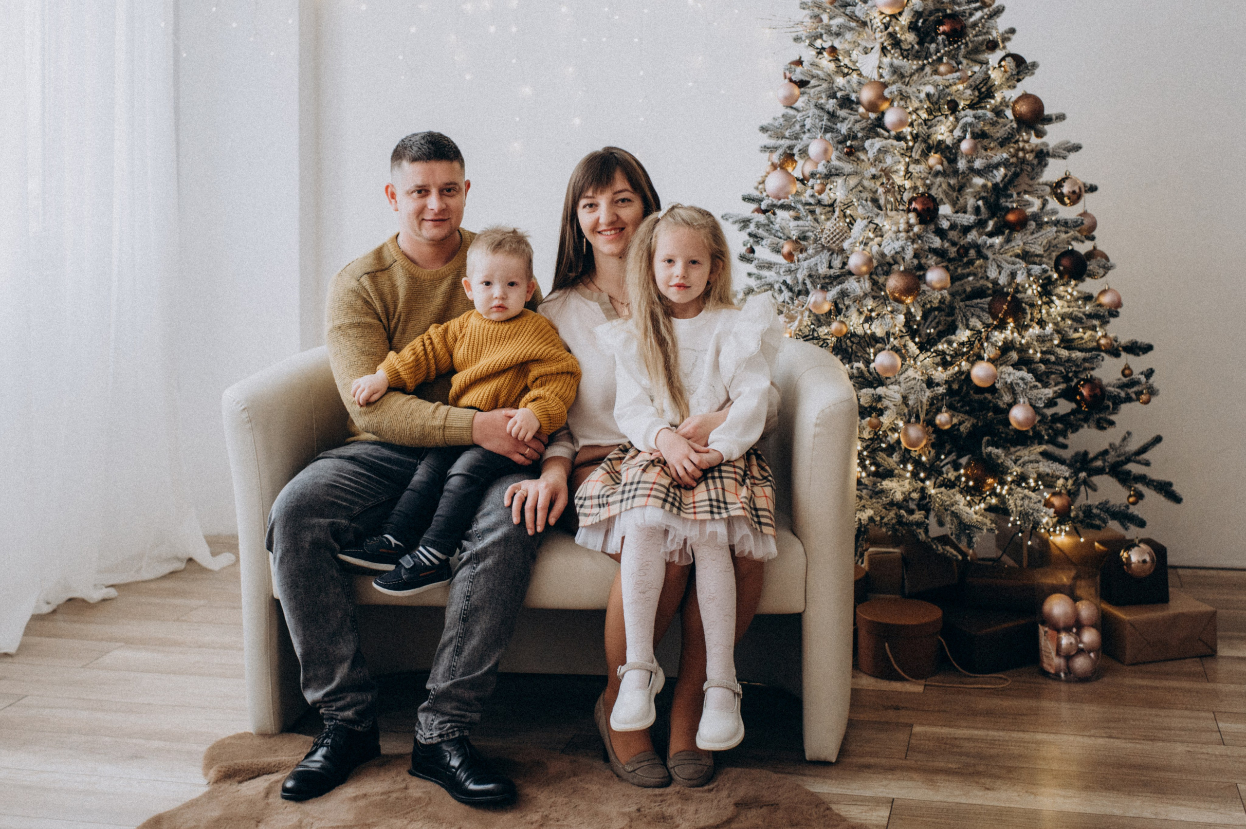 Новорічна фотосесія у студії Тернополя, фотосесія Львів. Сімейний, дитячий та індивідуальний фотограф в м. Тернопіль, м. Львів