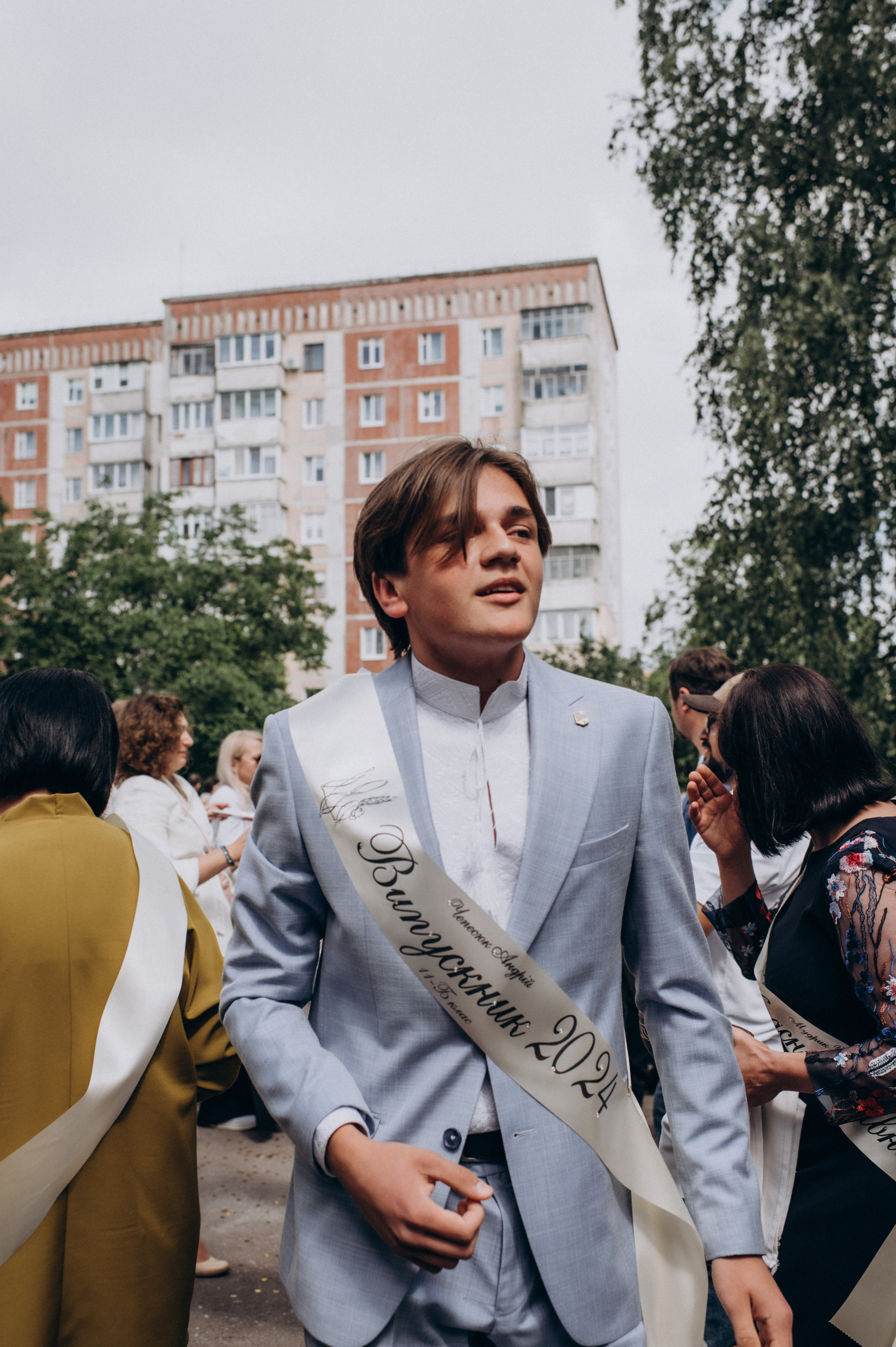 Фотосесія останнього дзвоника, фотосесія випускників Тернопіль, випускний 2024. Сімейний, дитячий та індивідуальний фотограф в м. Тернопіль, м. Львів