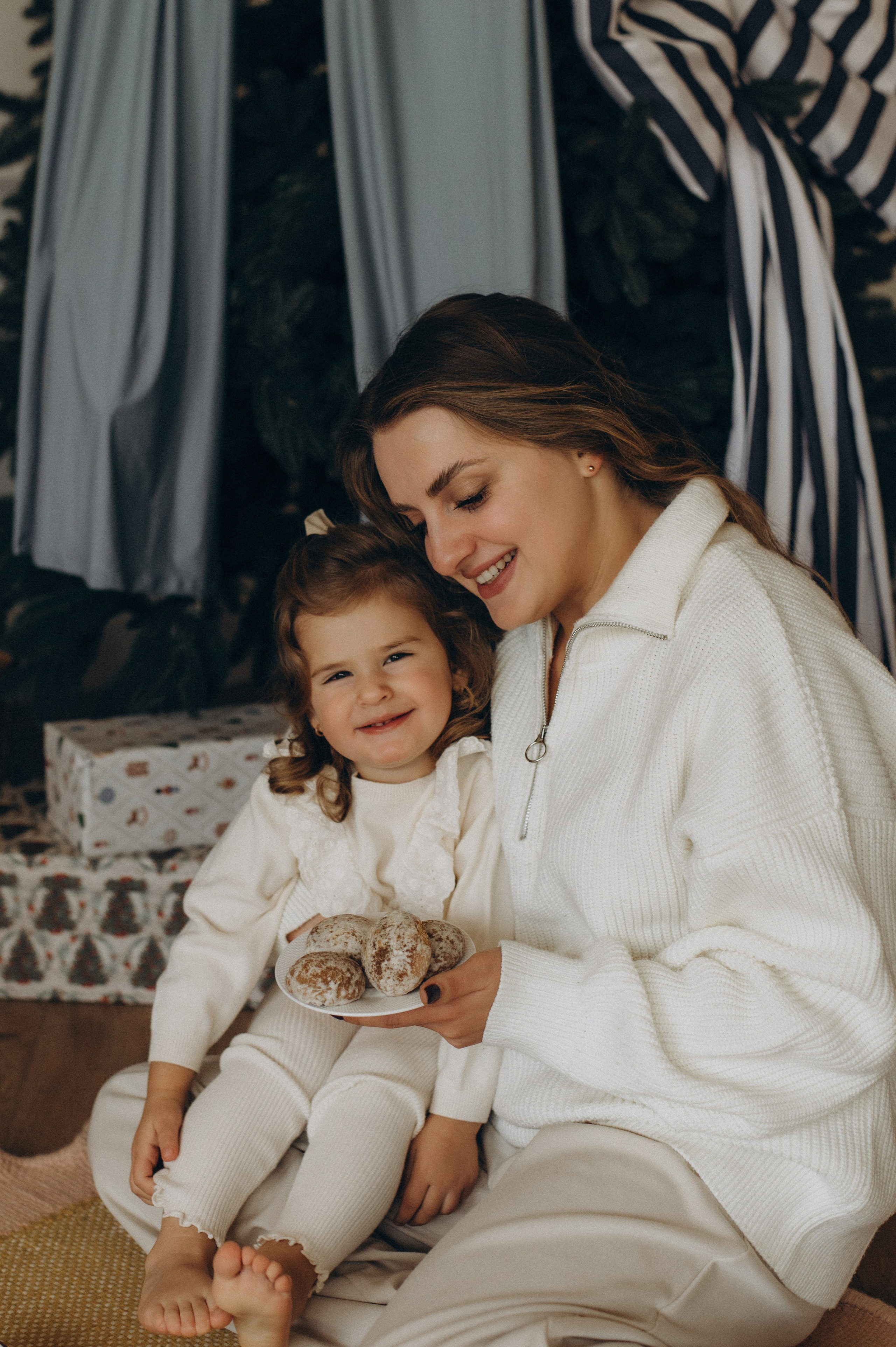 Фотосесія мами і донечки Тернопіль, сімейний фотограф Тернопіль, фотосесія мами і дитини Тернопіль, новорічна фотосесія Тернопіль. Сімейний, дитячий та індивідуальний фотограф в м. Тернопіль, м. Львів