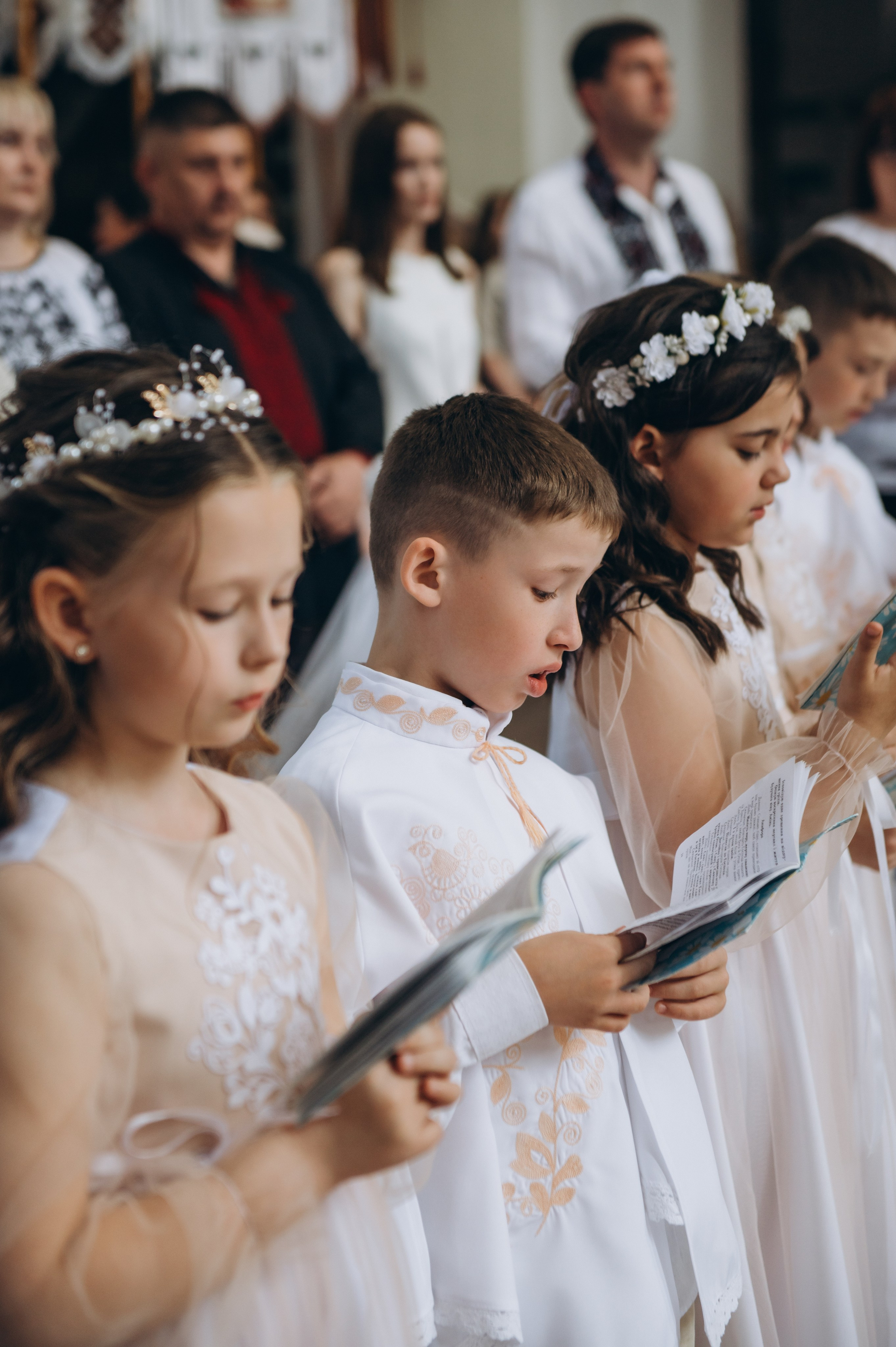 Фотосесія Причастя Тернопіль церква Св Михаїла, фотограф на Причастя Тернопіль, фотосесія Літургії Причастя Тернопіль. Сімейний, дитячий та індивідуальний фотограф в м. Тернопіль, м. Львів