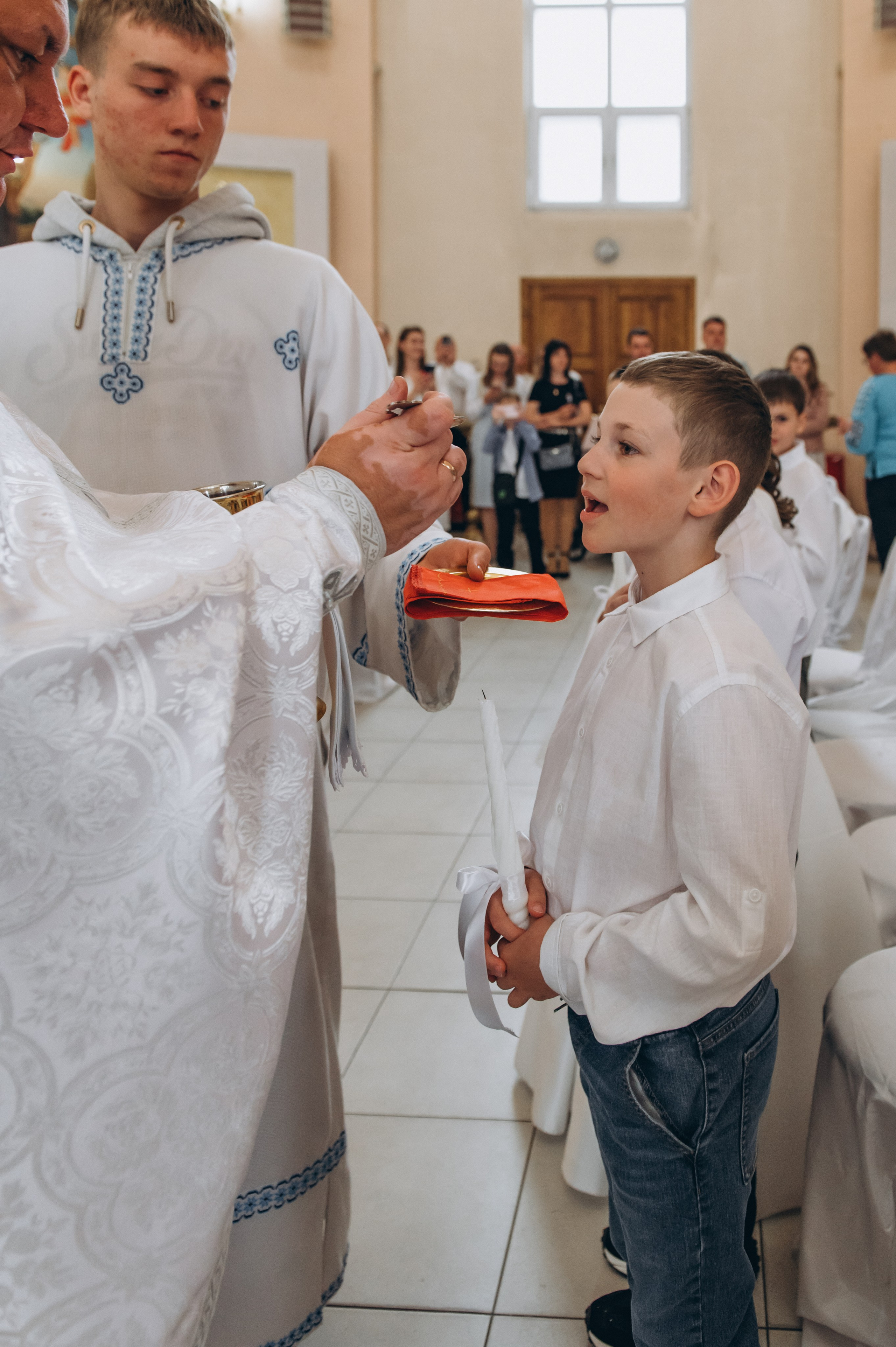 Фотосесія Причастя Тернопіль, зйомка Причастя, фотограф на Причастя Тернопіль, Причастя Львів, церква Петра і Павла. Сімейний, дитячий та індивідуальний фотограф в м. Тернопіль, м. Львів