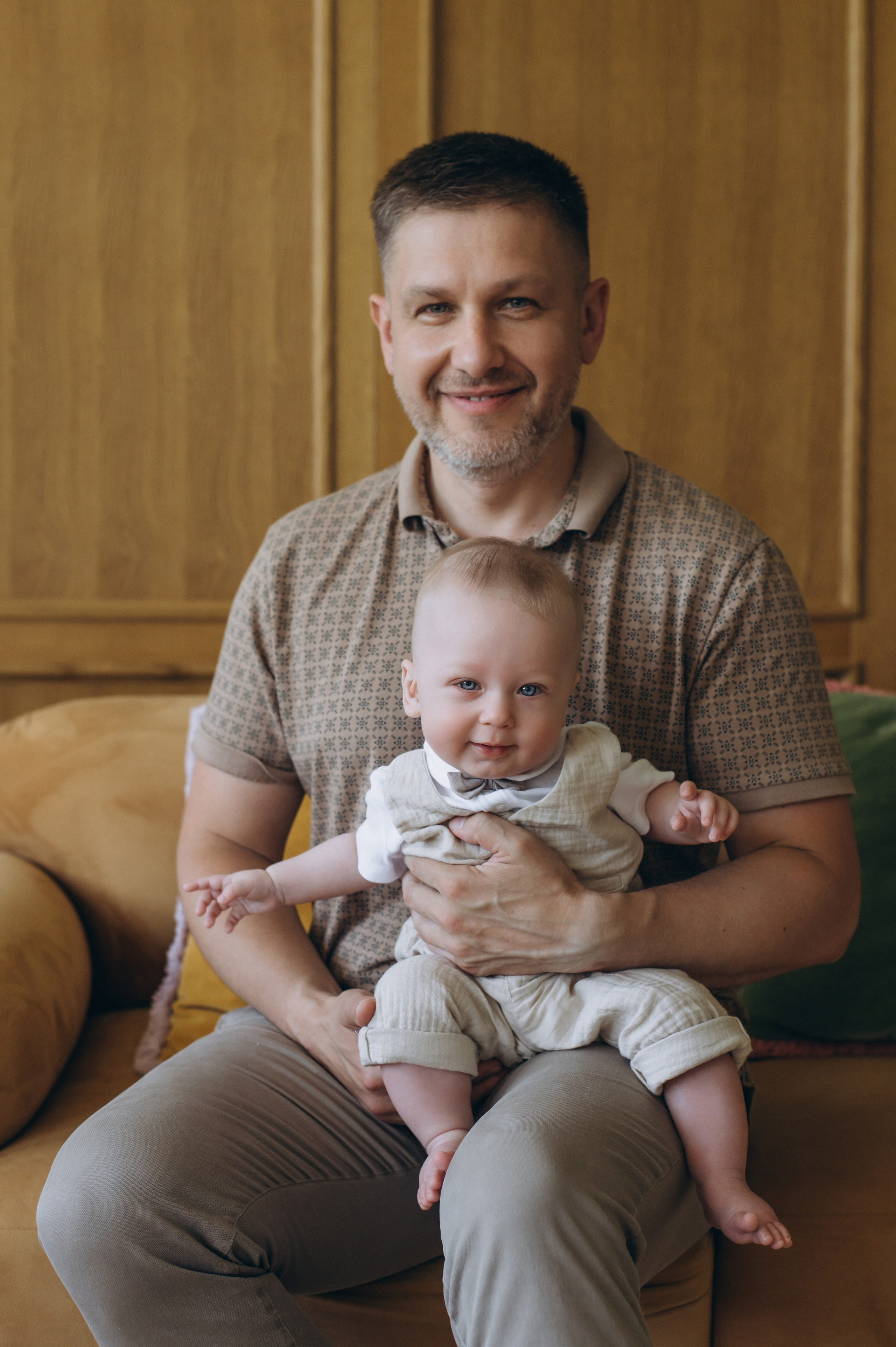 Сімейна фотосесія у студії Тернопіль, сімейний фотограф Тернопіль, сімейна зйомка Львів, фотосесія двійнят, фотосесія близнюків. Сімейний, дитячий та індивідуальний фотограф в м. Тернопіль, м. Львів