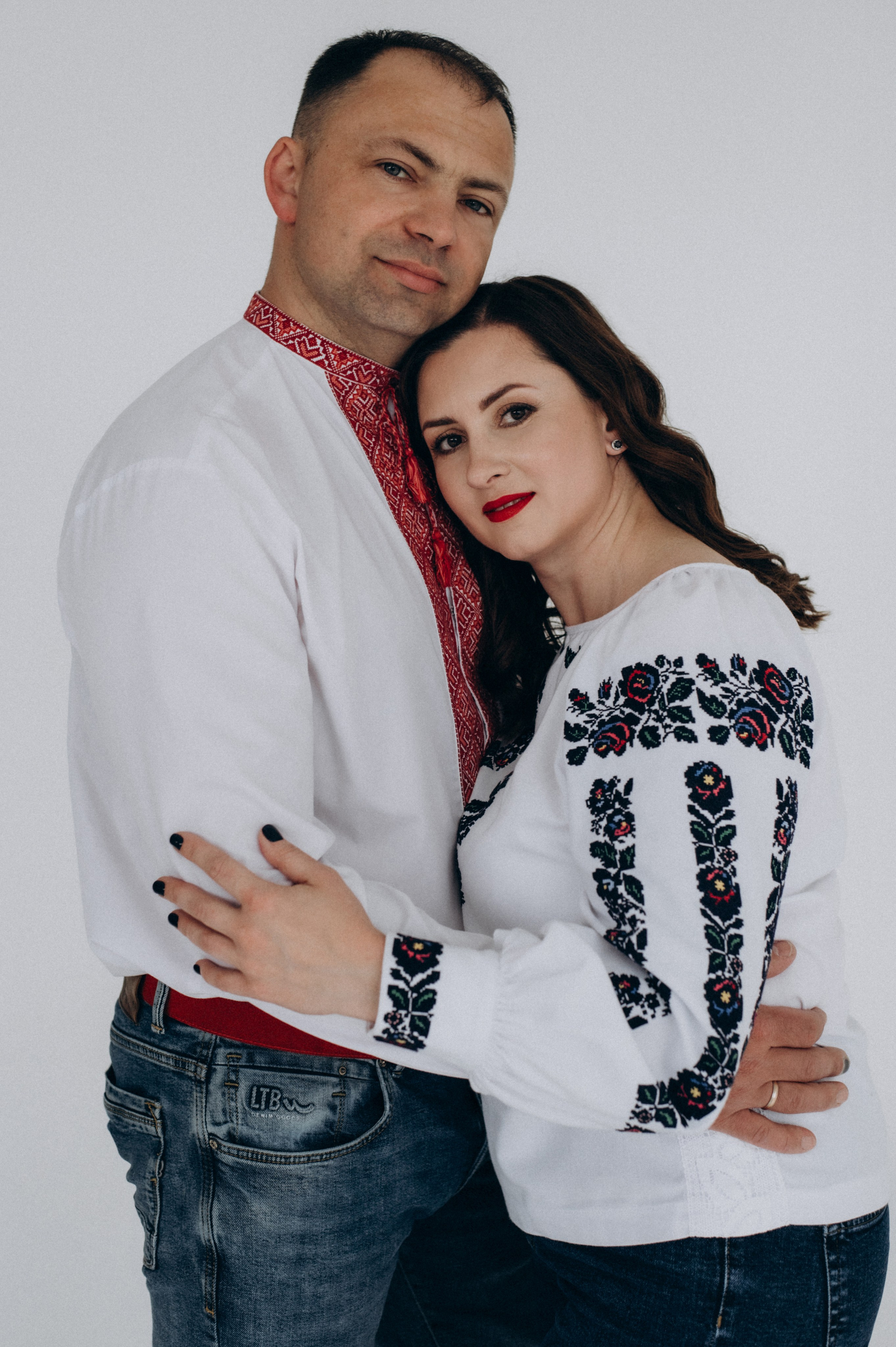 Сімейна фотосесія Тернопіль, сімейна зйомка у вишиванках, фотосесія Львів. Сімейний, дитячий та індивідуальний фотограф в м. Тернопіль, м. Львів