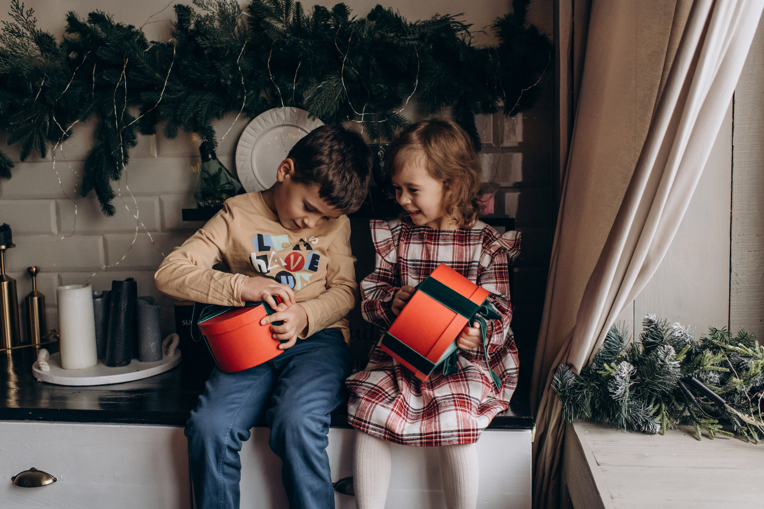 Новорічна сімейна зйомка у студії. Сімейний, дитячий та індивідуальний фотограф в м. Тернопіль, м. Львів