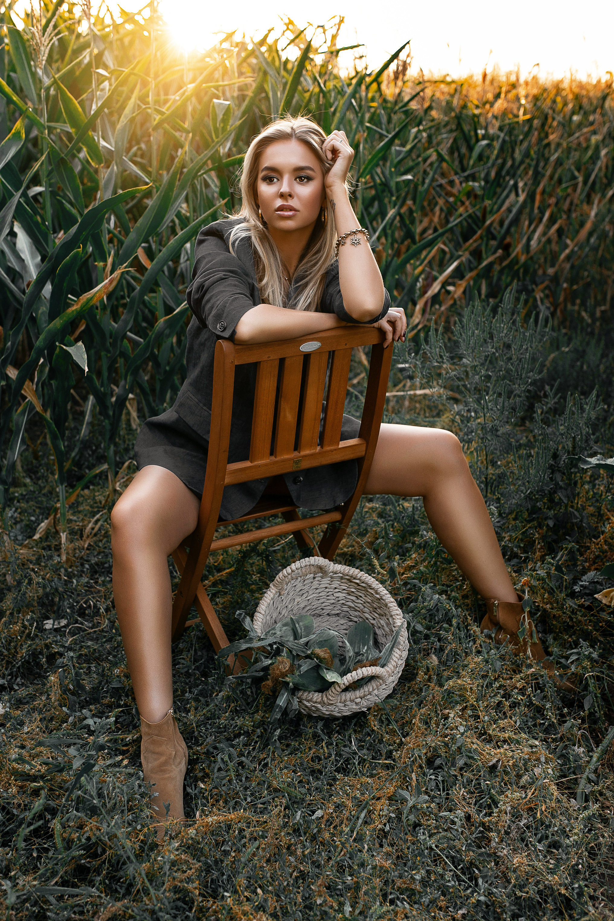 Карина и кукуруза. Ваш семейный фотограф в Харькове Ольга Маринцева