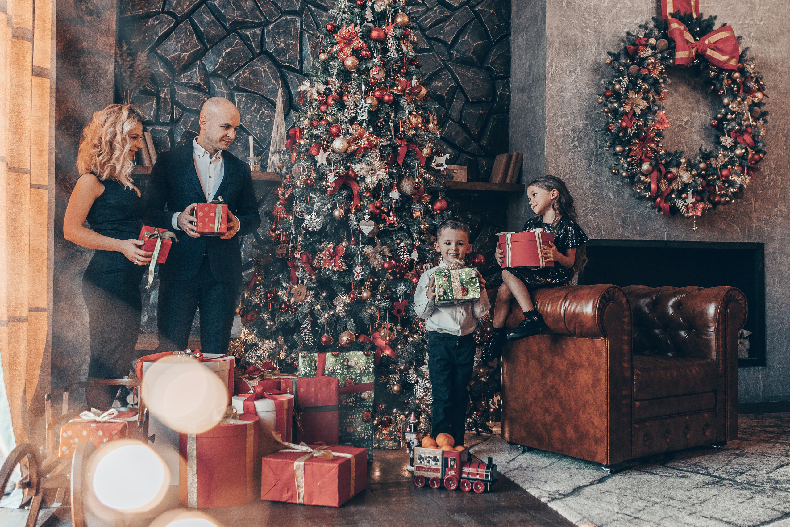 Новогодняя сьемка для Юлии, Георгия и их деток-Маши и Миши. Ваш семейный фотограф в Харькове Ольга Маринцева