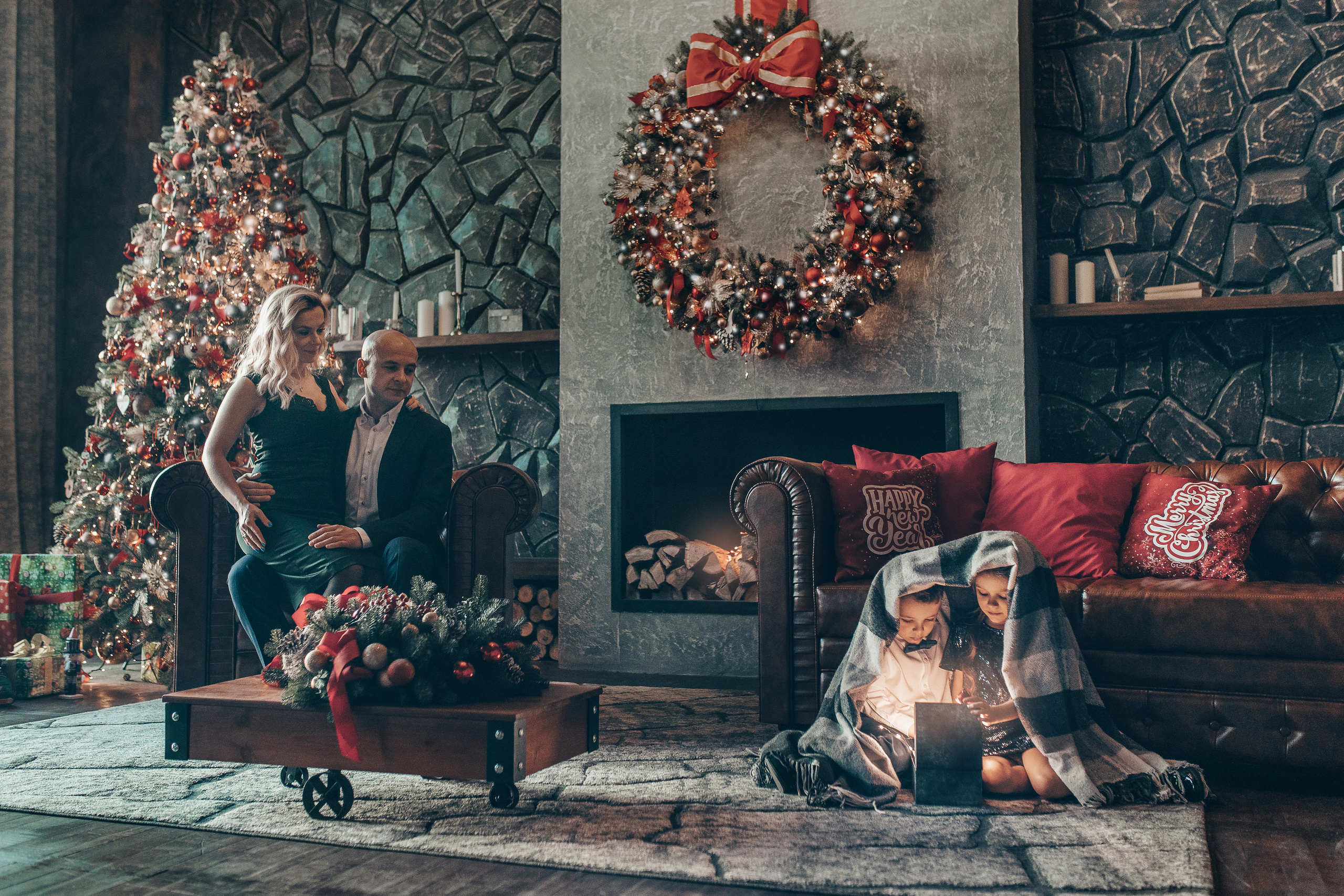 Новогодняя сьемка для Юлии, Георгия и их деток-Маши и Миши. Ваш семейный фотограф в Харькове Ольга Маринцева