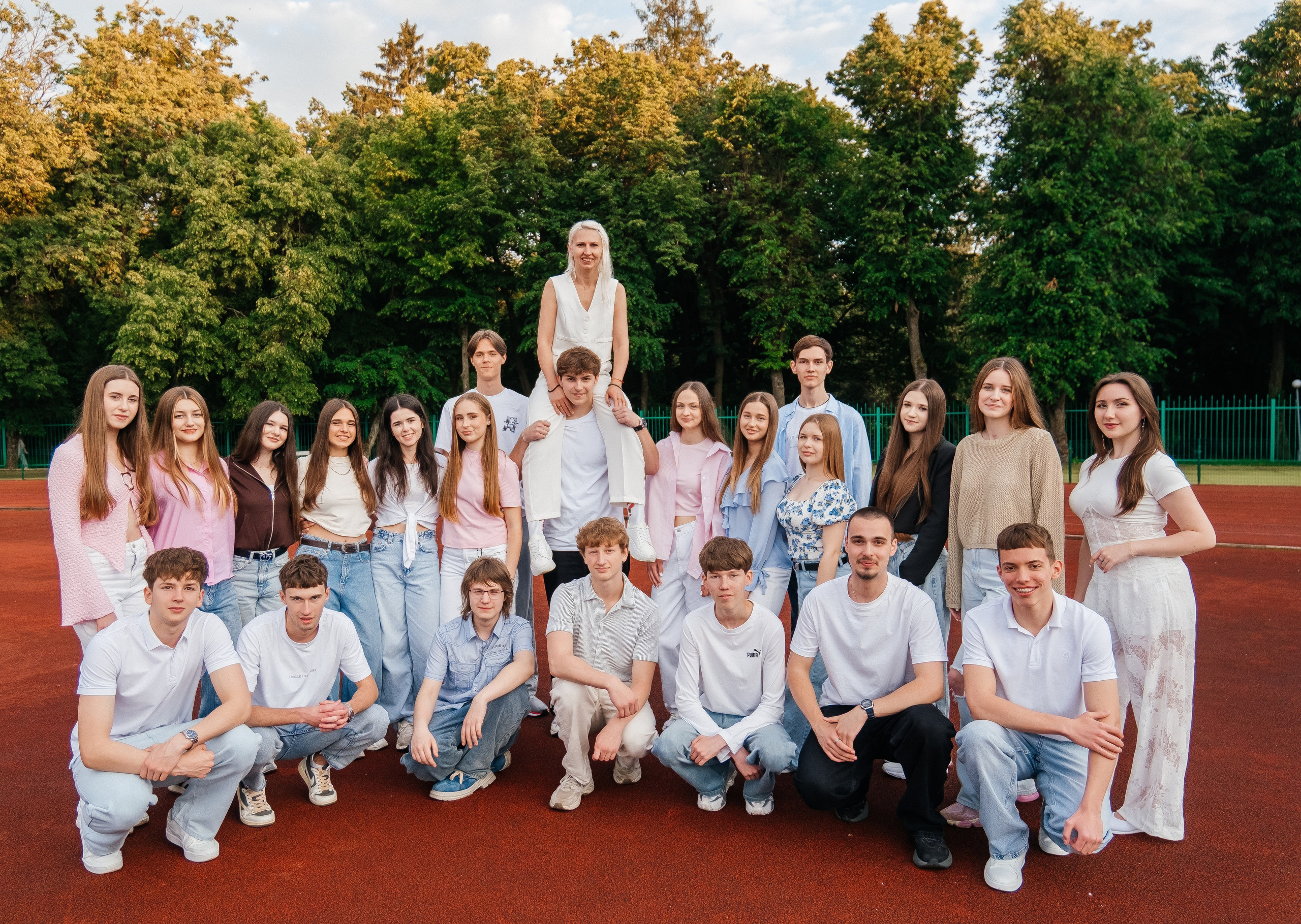 Альбом PLUS. Випускні альбоми Вінниця та область | SCHOOL PHOTO BOOK