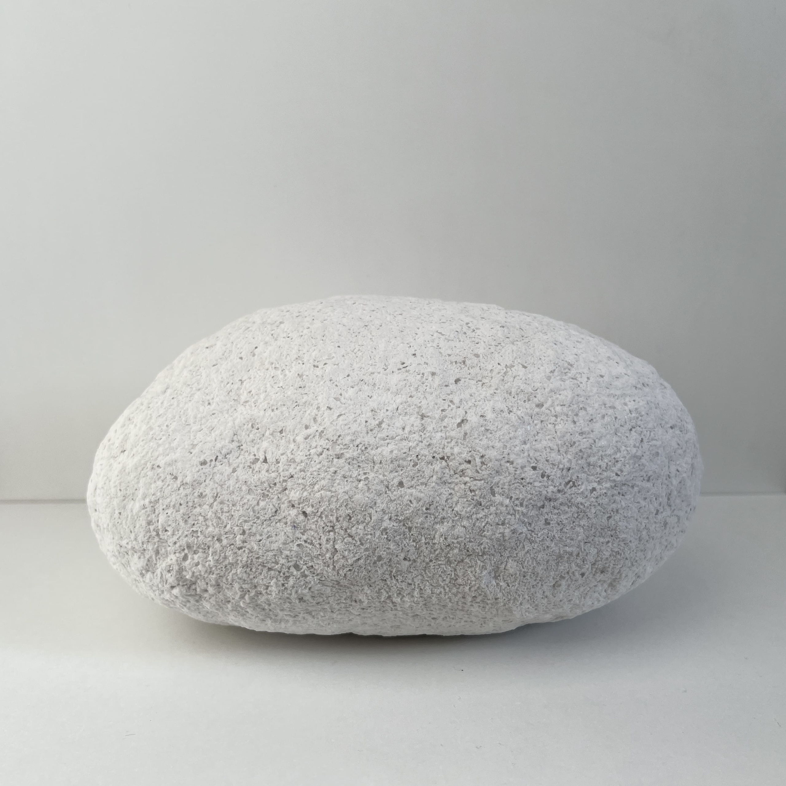 Молчание как материал: междисциплинарная художница, создающая тишину