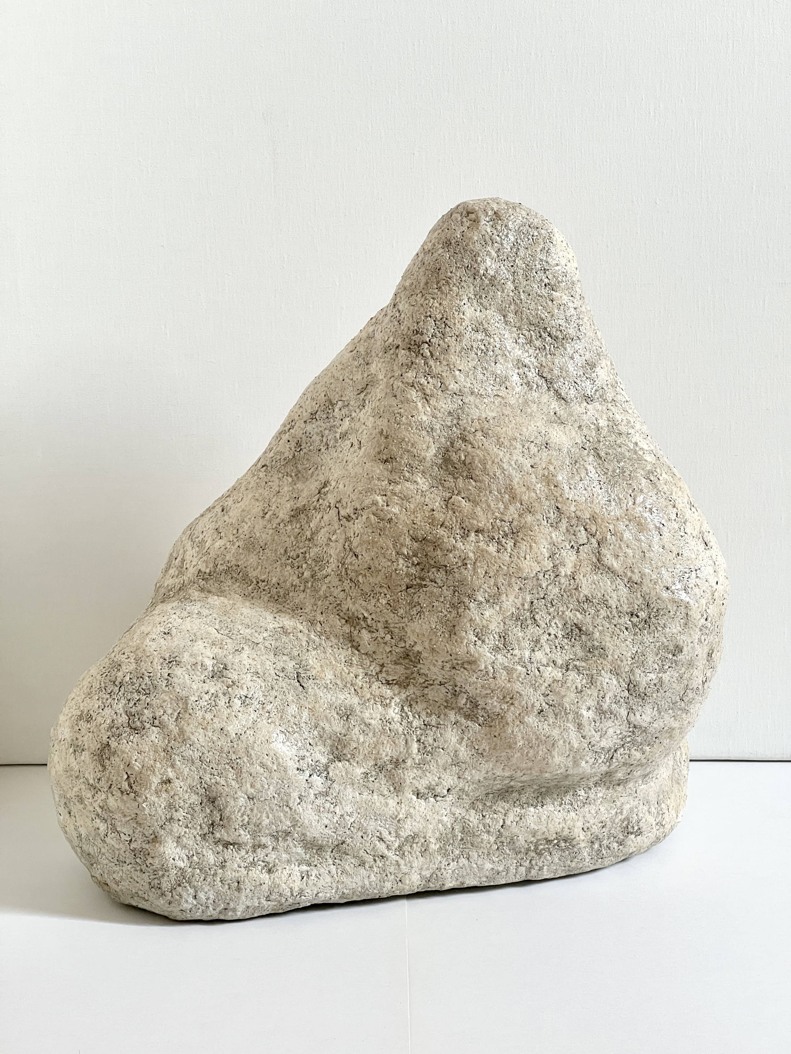 Молчание как материал: междисциплинарная художница, создающая тишину