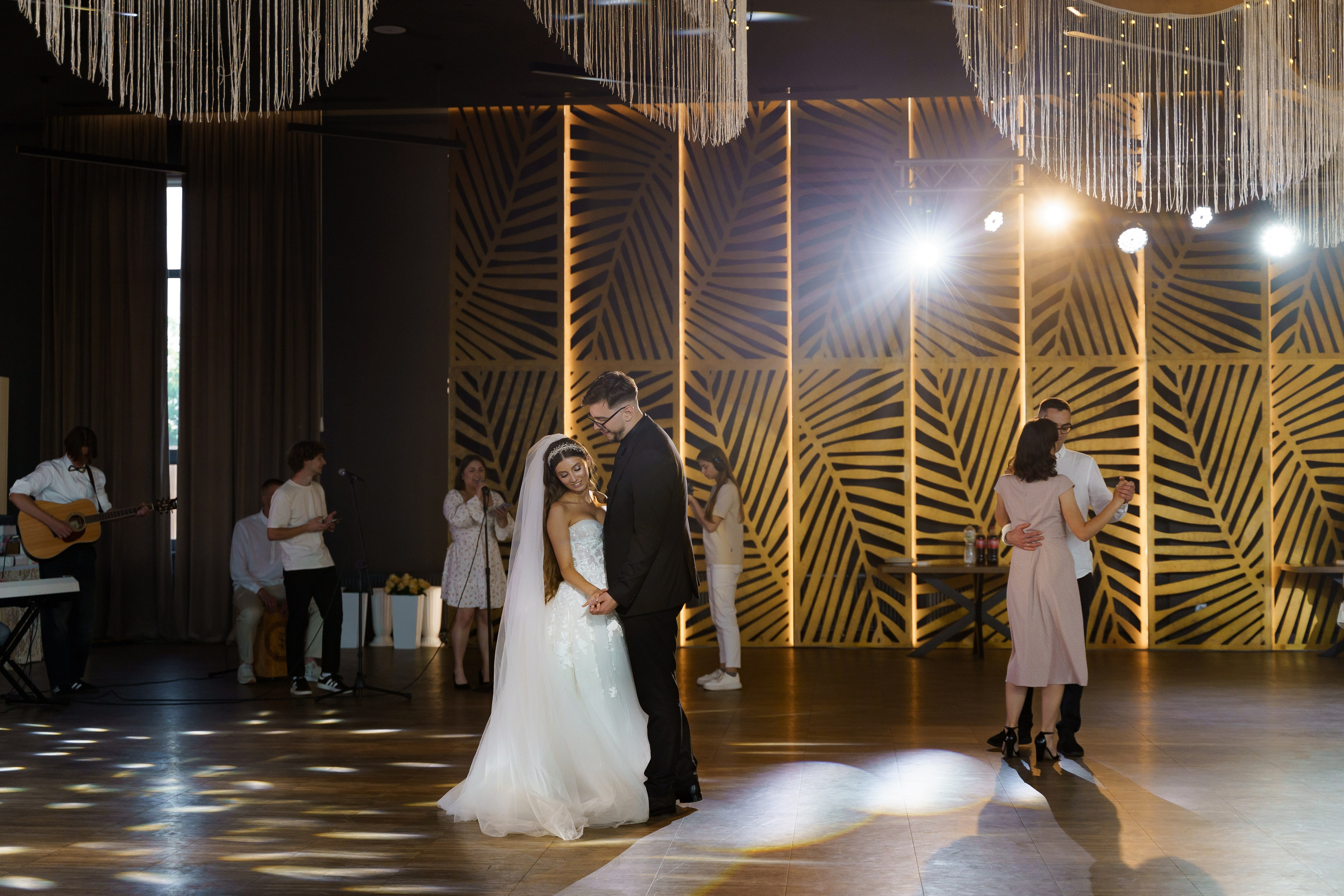 Віталій & Ліліана. Весільний фотограф Львів Софія Крайник