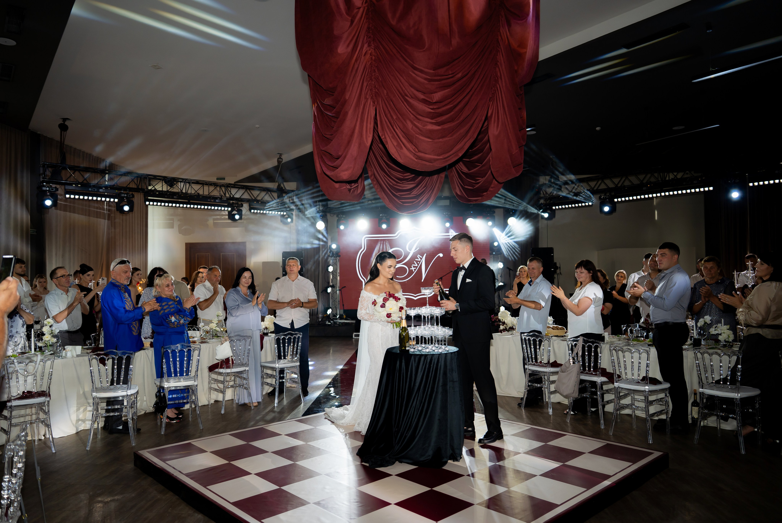 Ірина & Назар. Весільний фотограф Львів Софія Крайник