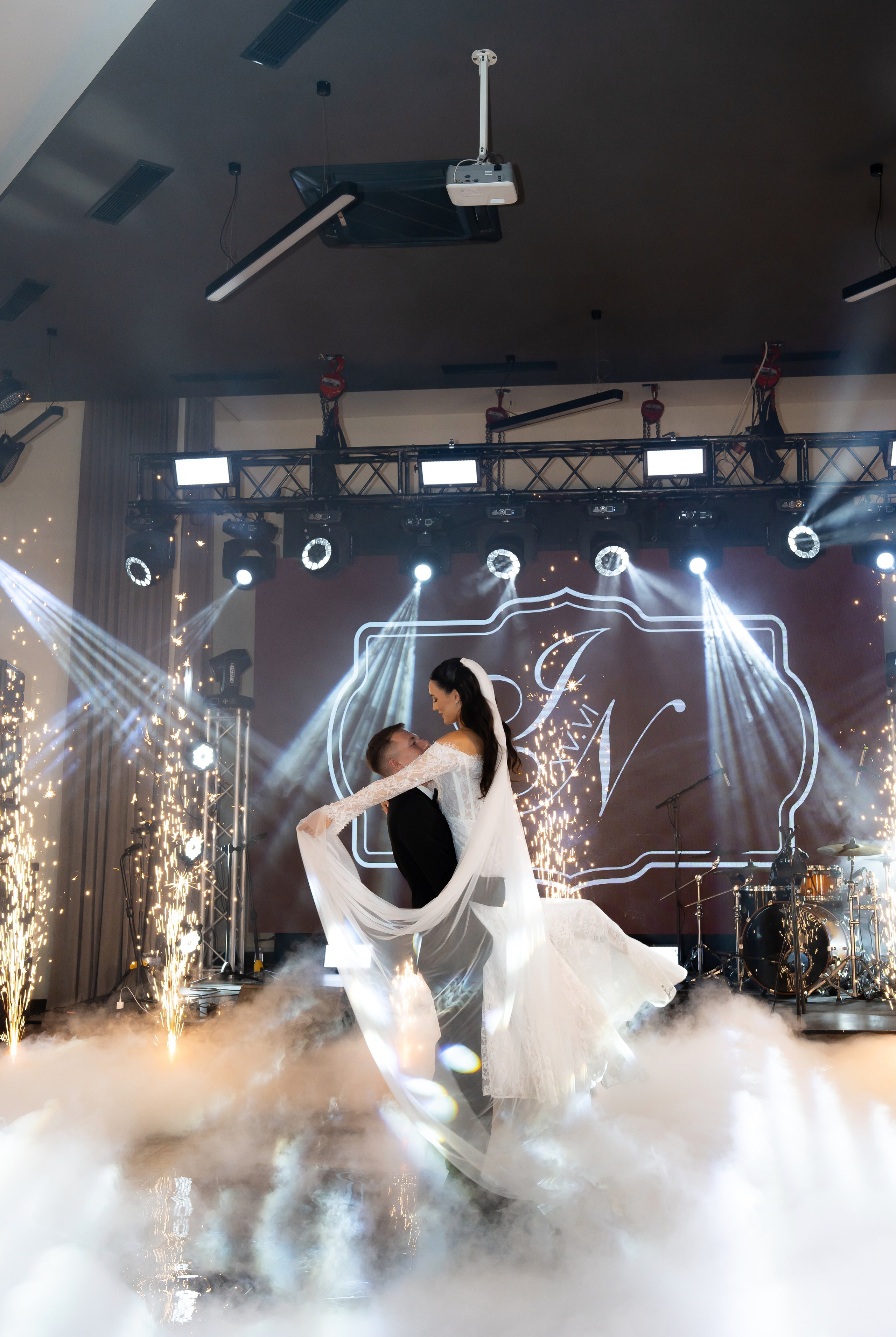 Ірина & Назар. Весільний фотограф Львів Софія Крайник