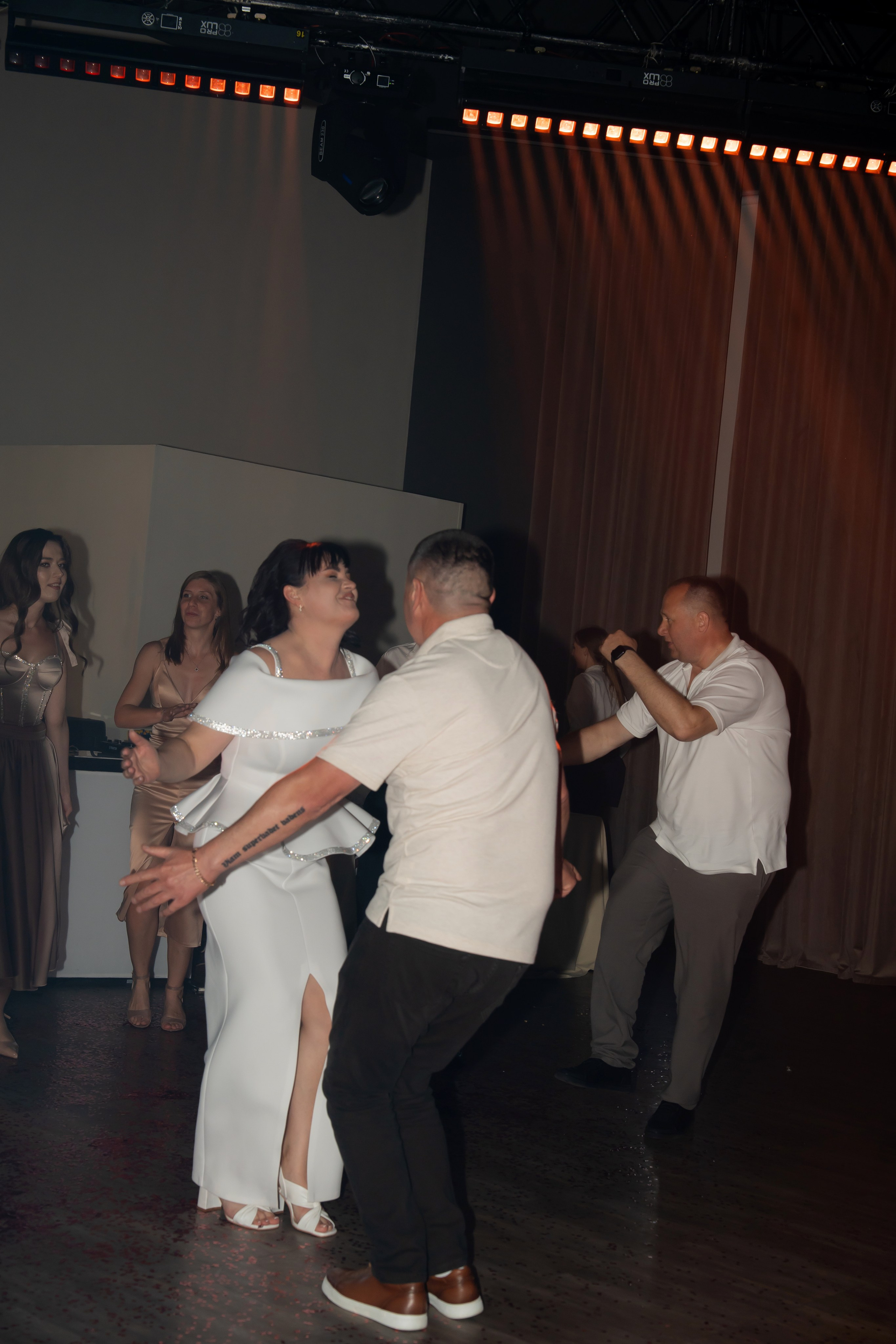 Ірина & Назар. Весільний фотограф Львів Софія Крайник