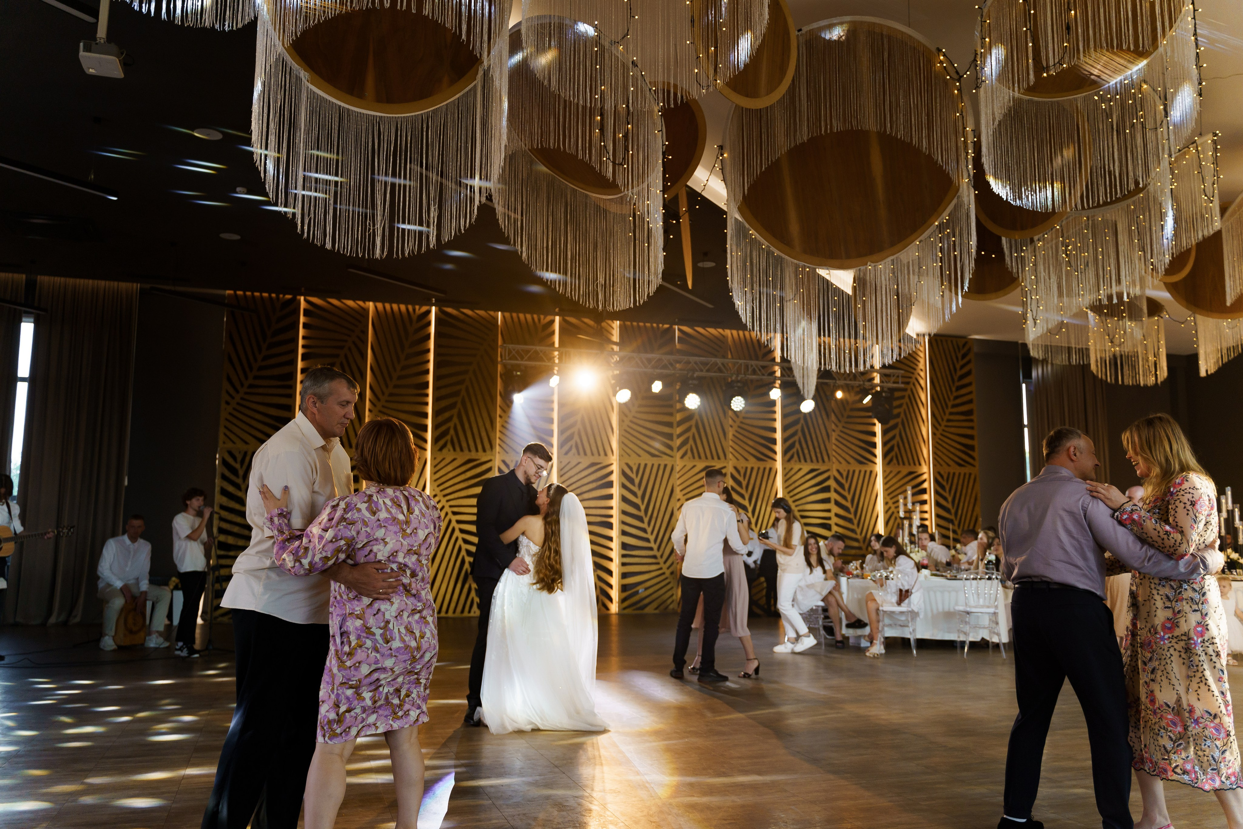 Віталій & Ліліана. Весільний фотограф Львів Софія Крайник