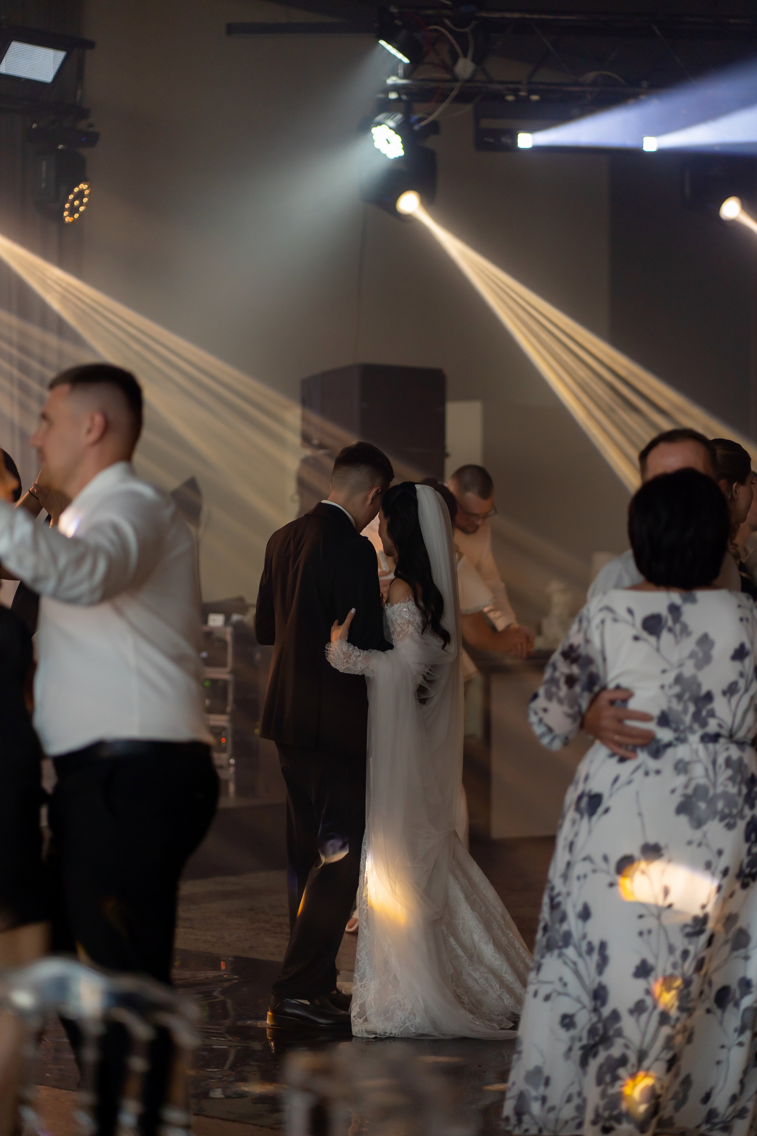 Ірина & Назар. Весільний фотограф Львів Софія Крайник