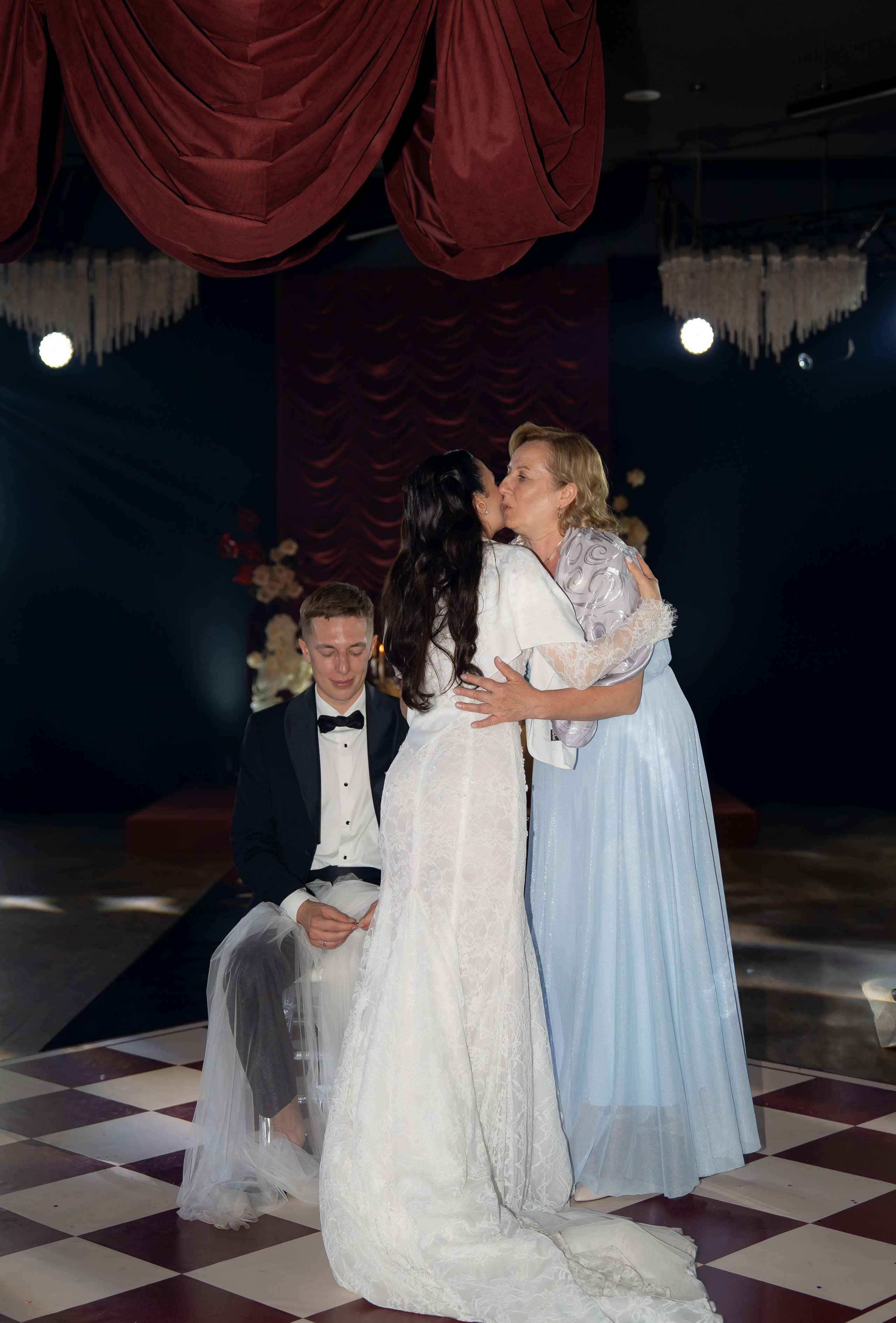 Ірина & Назар. Весільний фотограф Львів Софія Крайник