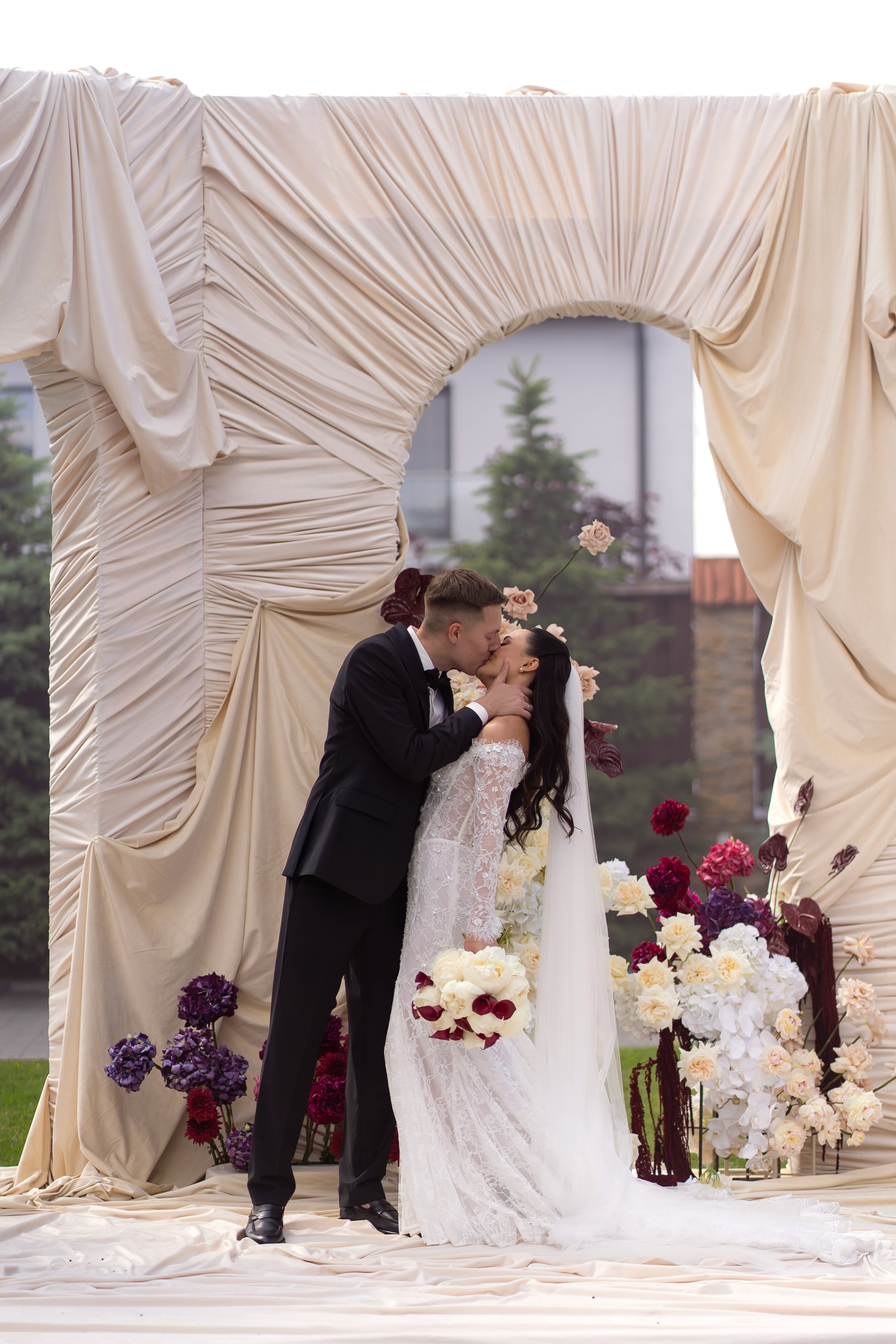 Ірина & Назар. Весільний фотограф Львів Софія Крайник