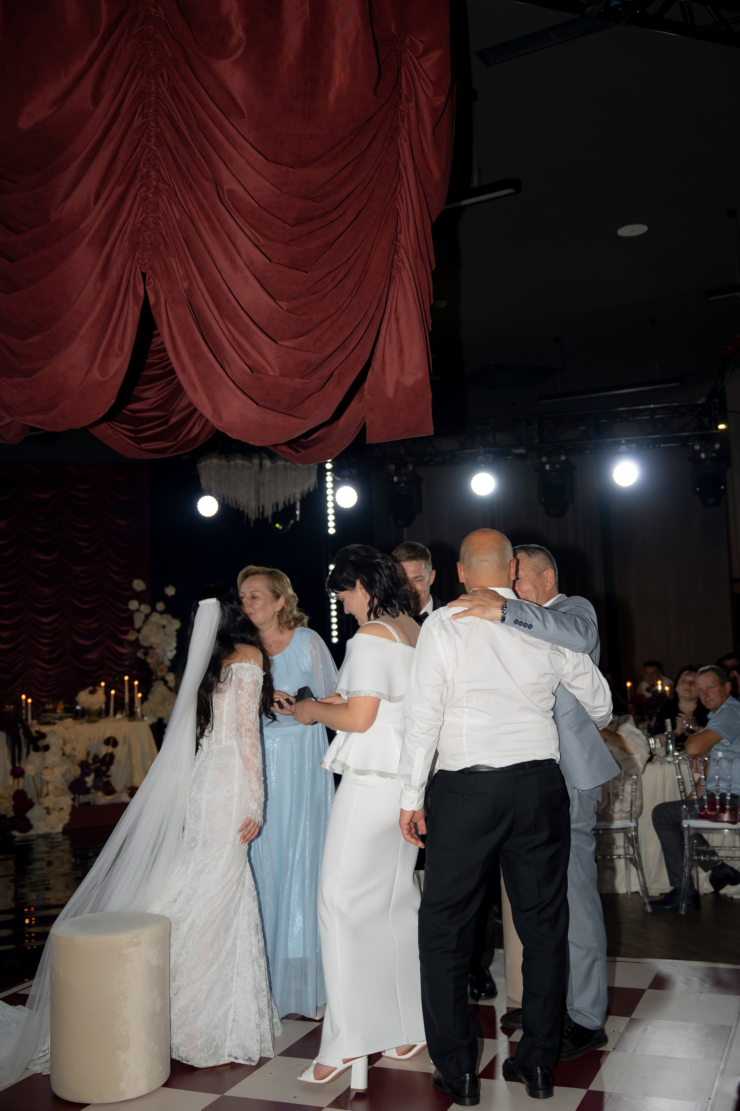 Ірина & Назар. Весільний фотограф Львів Софія Крайник