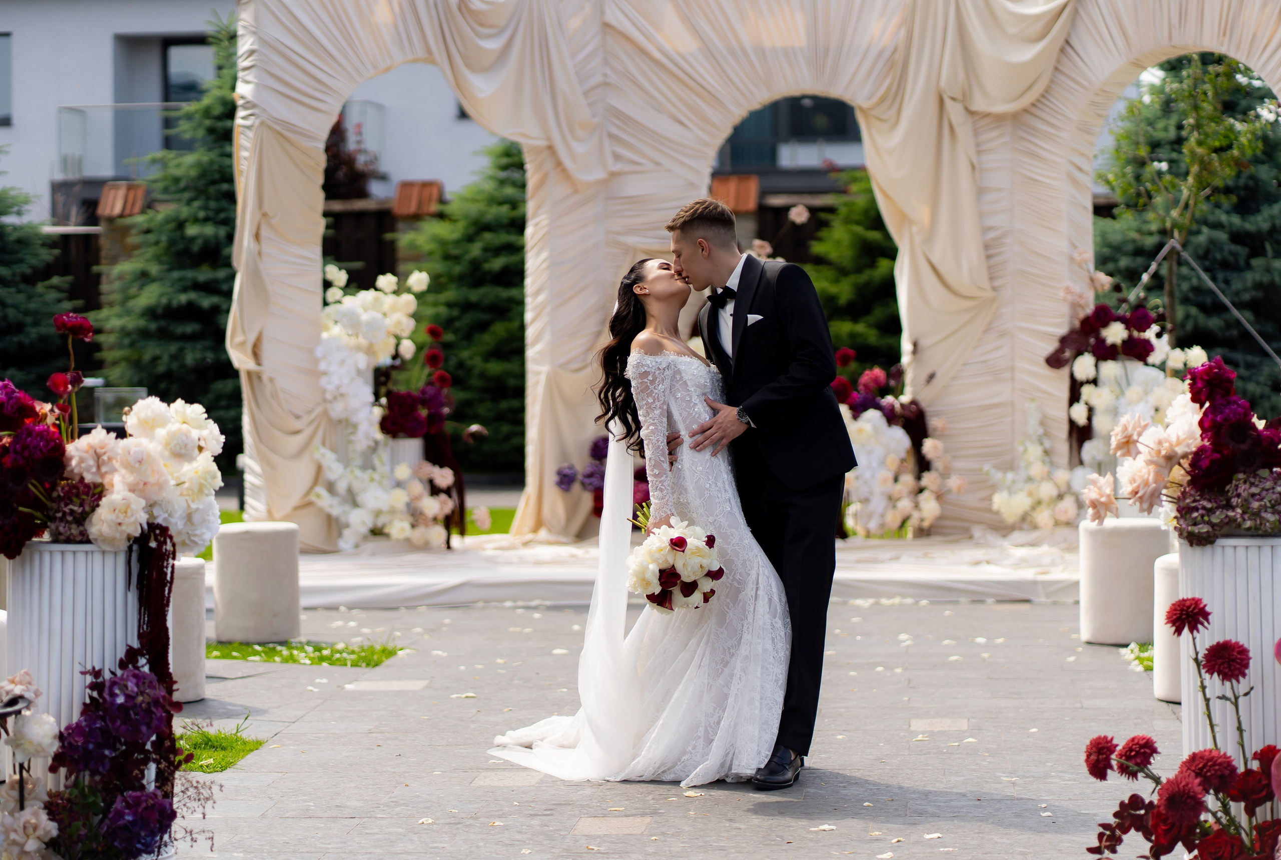 Ірина & Назар. Весільний фотограф Львів Софія Крайник