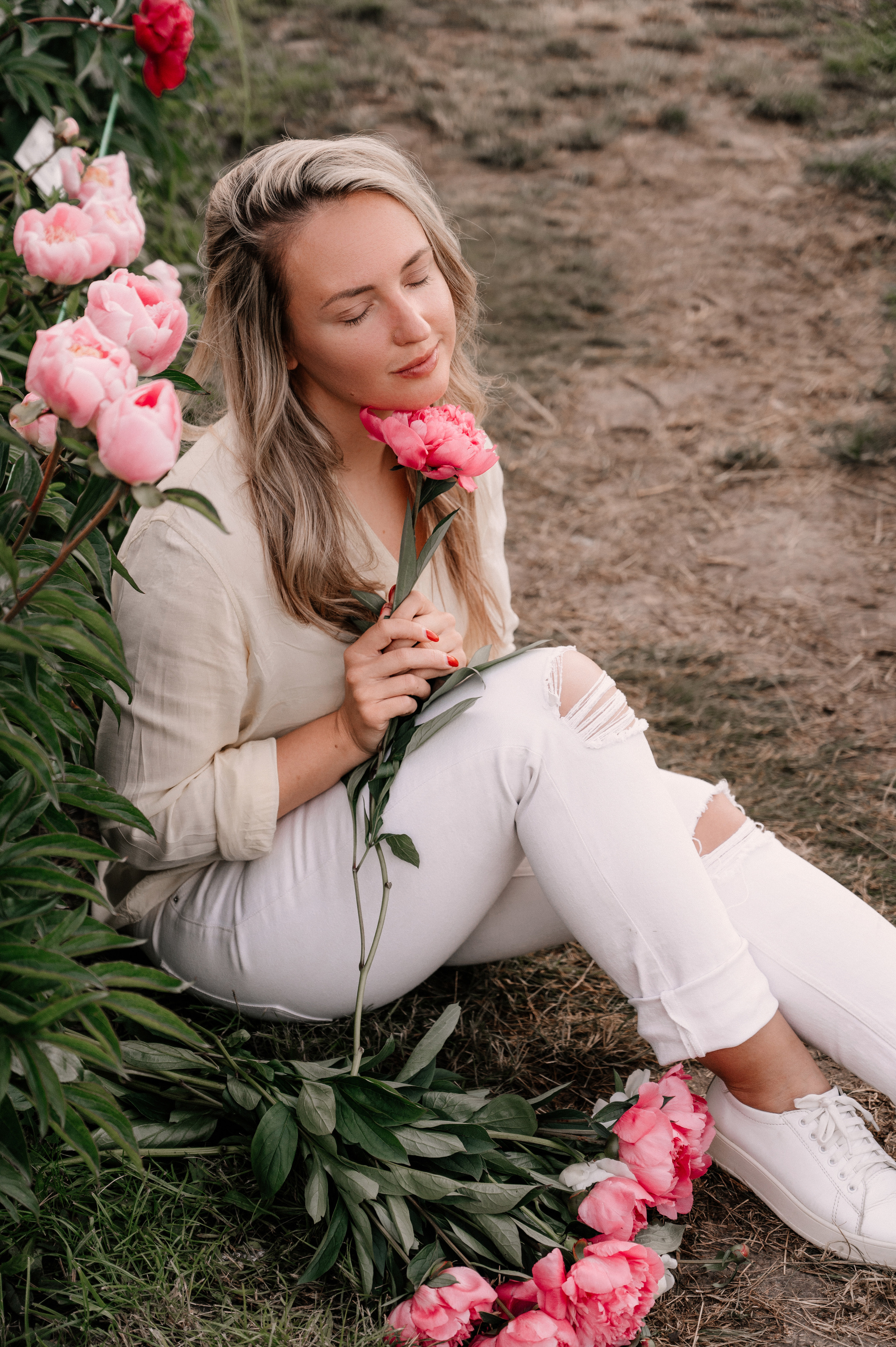 Peony mood. Портретний та контент фотограф Київ
