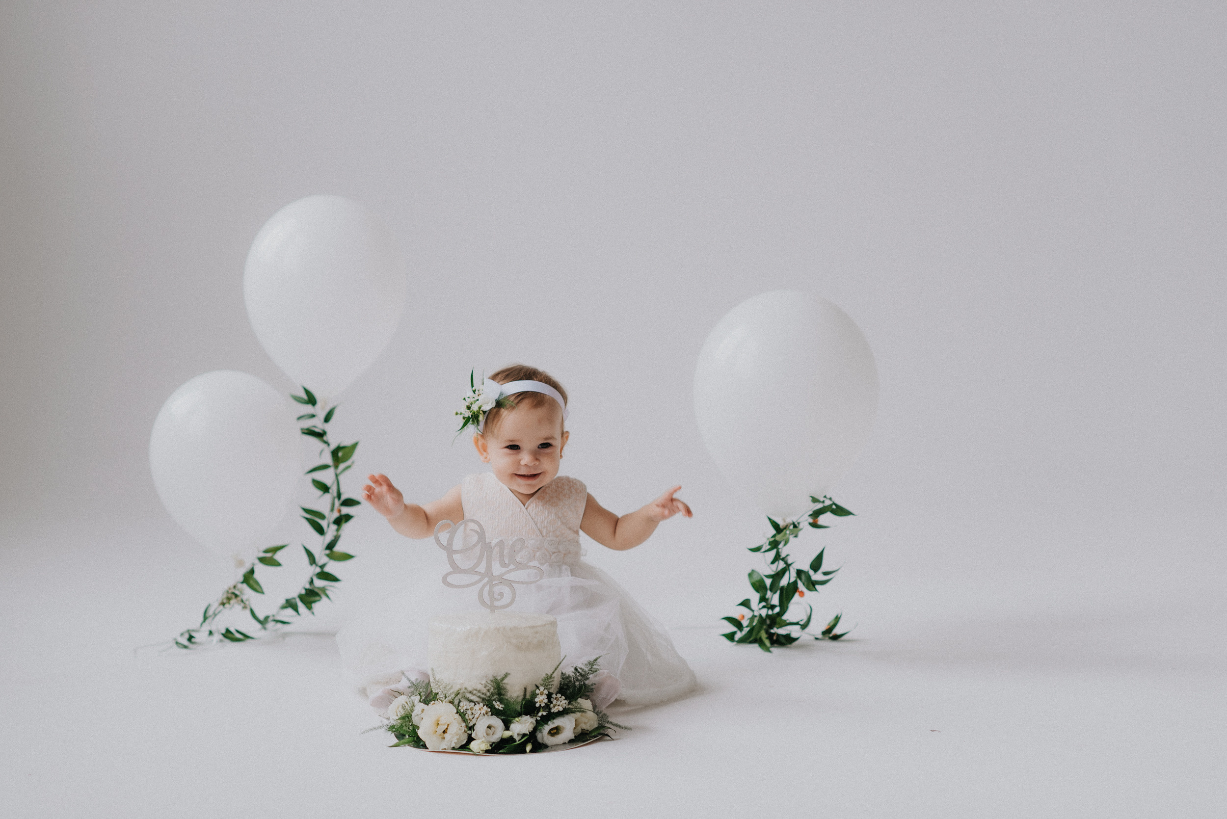 Перший тортик Дарини. Портретний та контент фотограф Київ