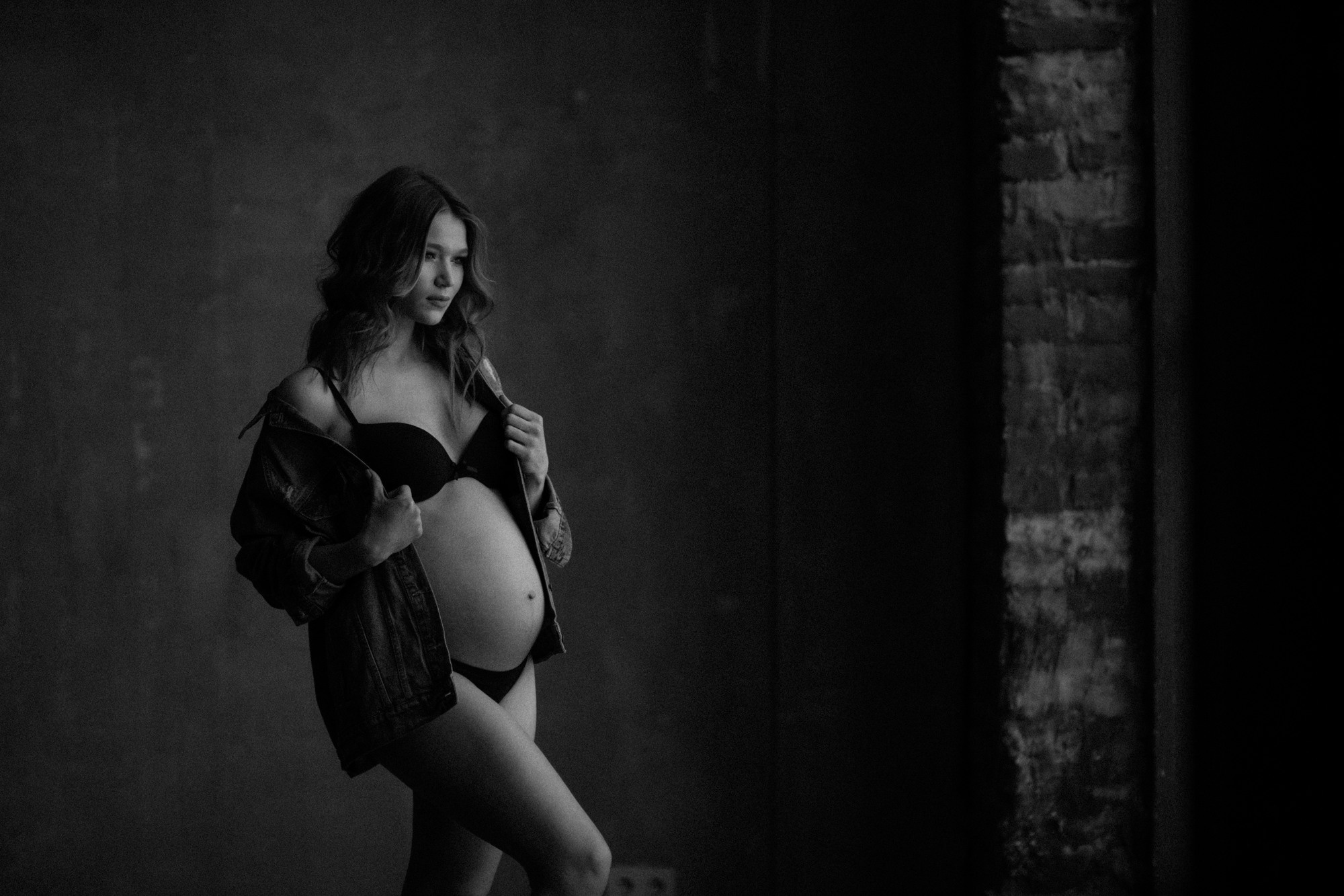 B&W pregnancy. Портретний та контент фотограф Київ