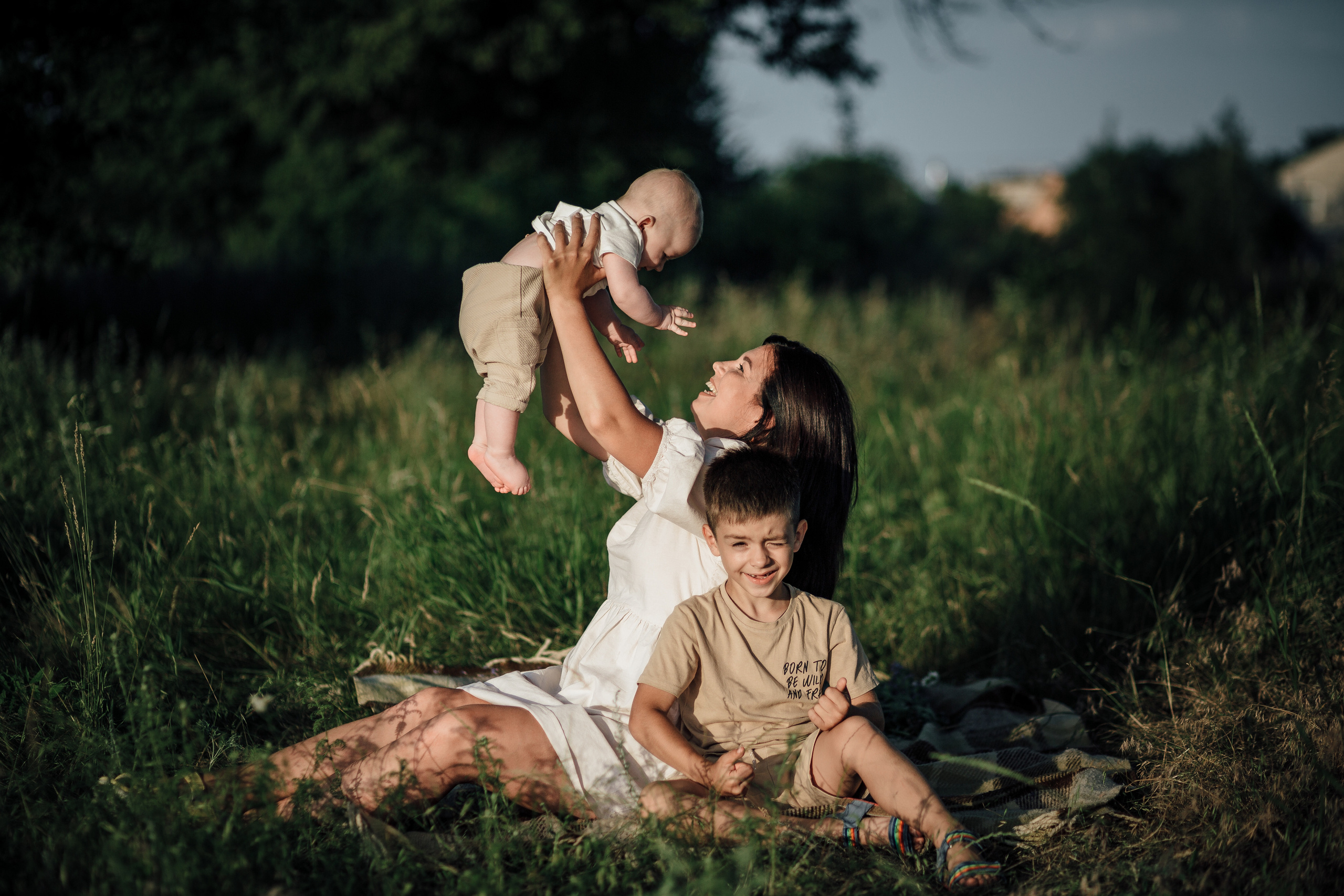 Семейная фотосессия и фотосессия беременных Ахтырка. Весільний і сімейний фотограф Вадим Чикало