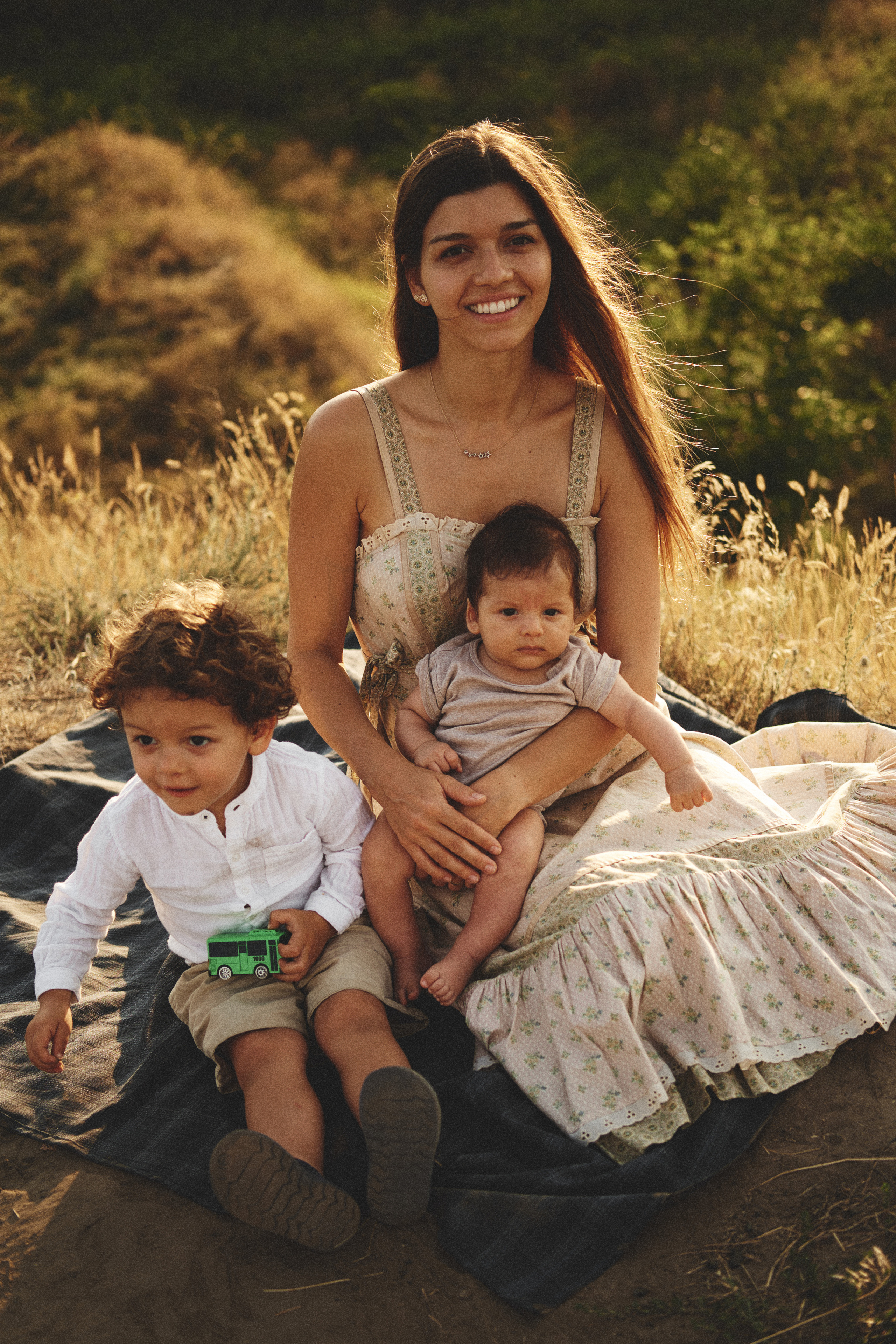 Настя с сыновьями. Фотограф Евгений Хиль | Львов Киев Днепр | Eugene Hill | Yevhenii Khil