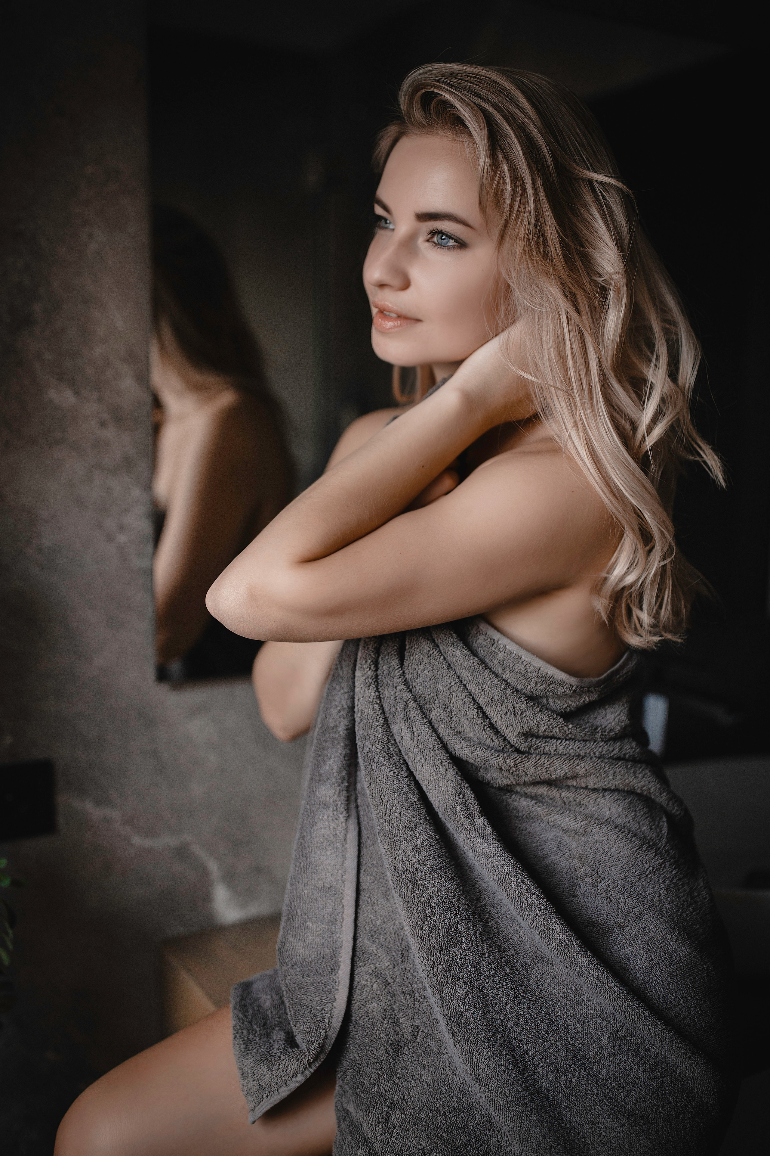 In the bathroom. Wedding and family photographer in Italy Anastasiia Vishneveckaya