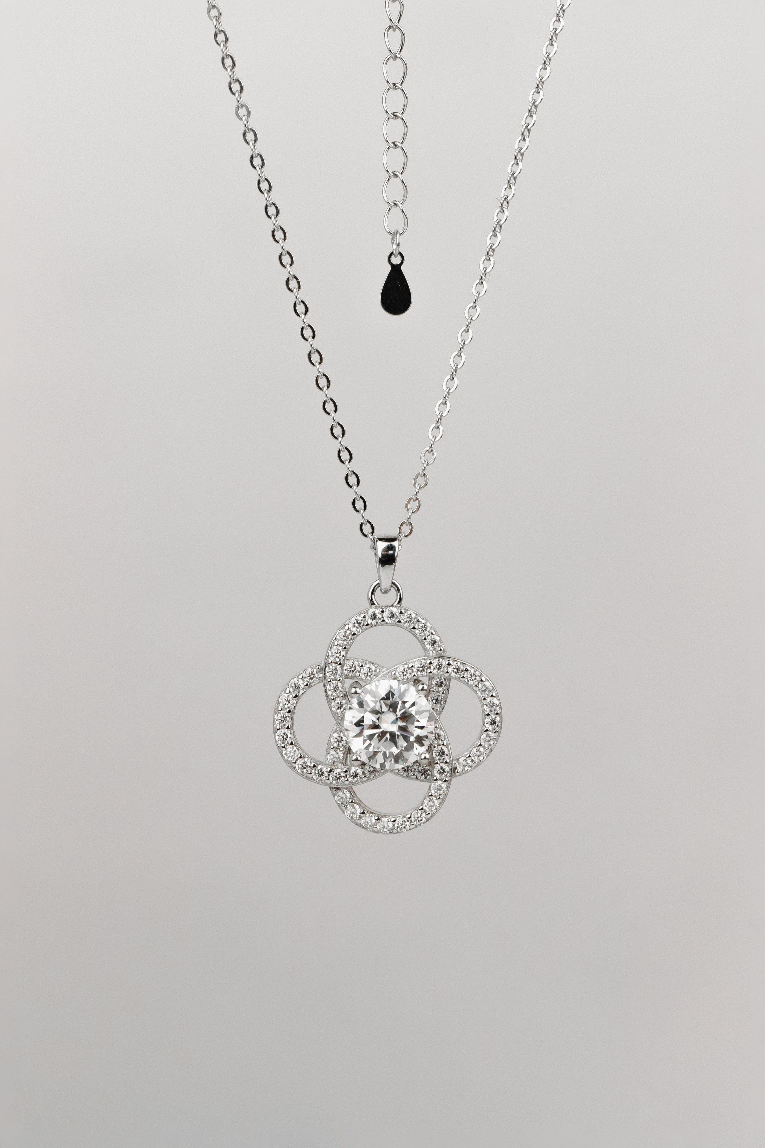 Кулон. Олег Мельник Фотограф Винница