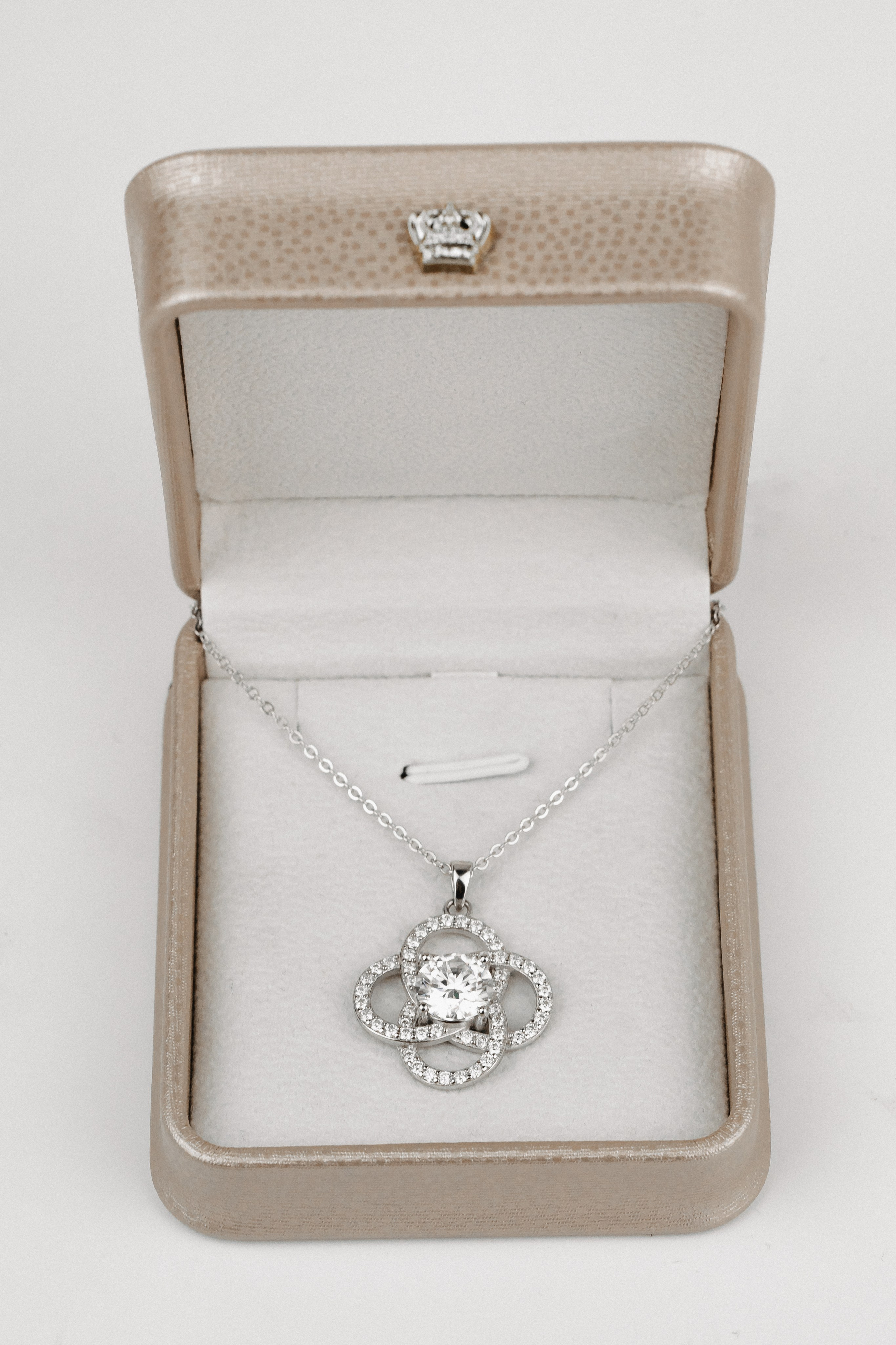 Кулон. Олег Мельник Фотограф Винница