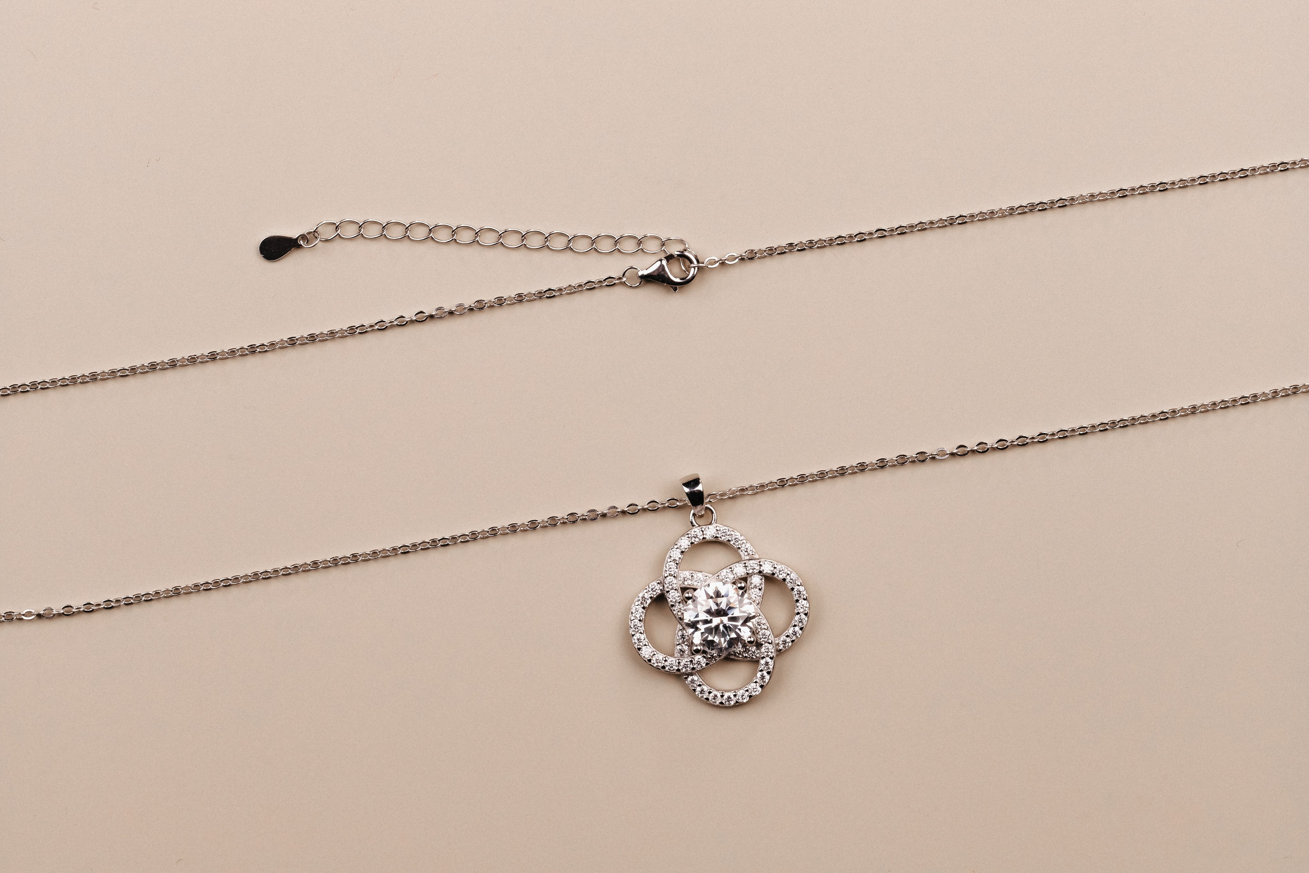 Кулон. Олег Мельник Фотограф Винница