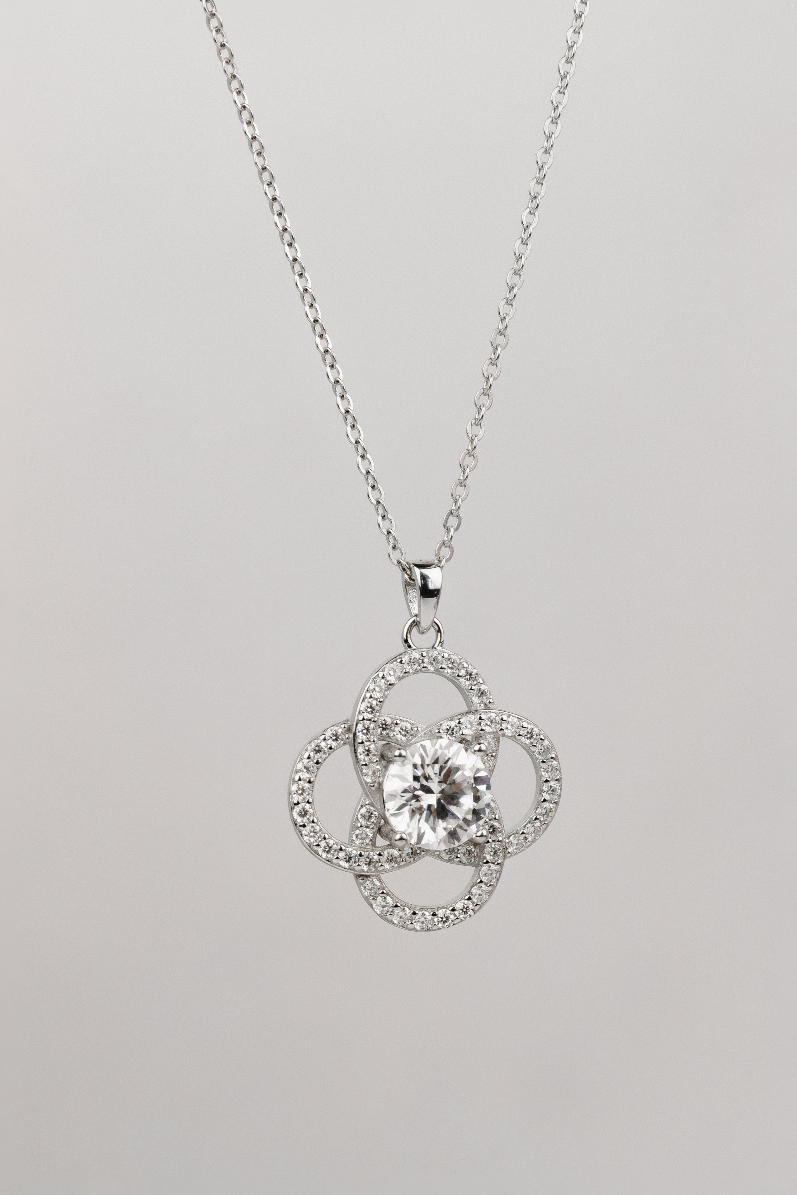 Кулон. Олег Мельник Фотограф Винница