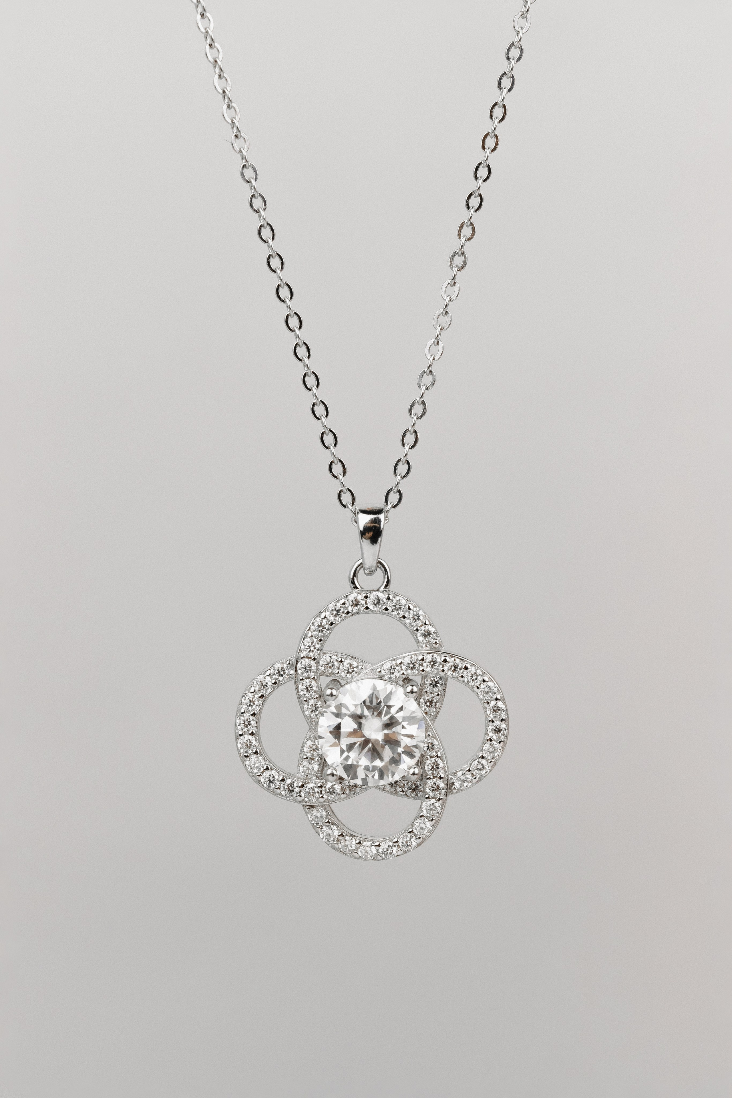 Кулон. Олег Мельник Фотограф Винница