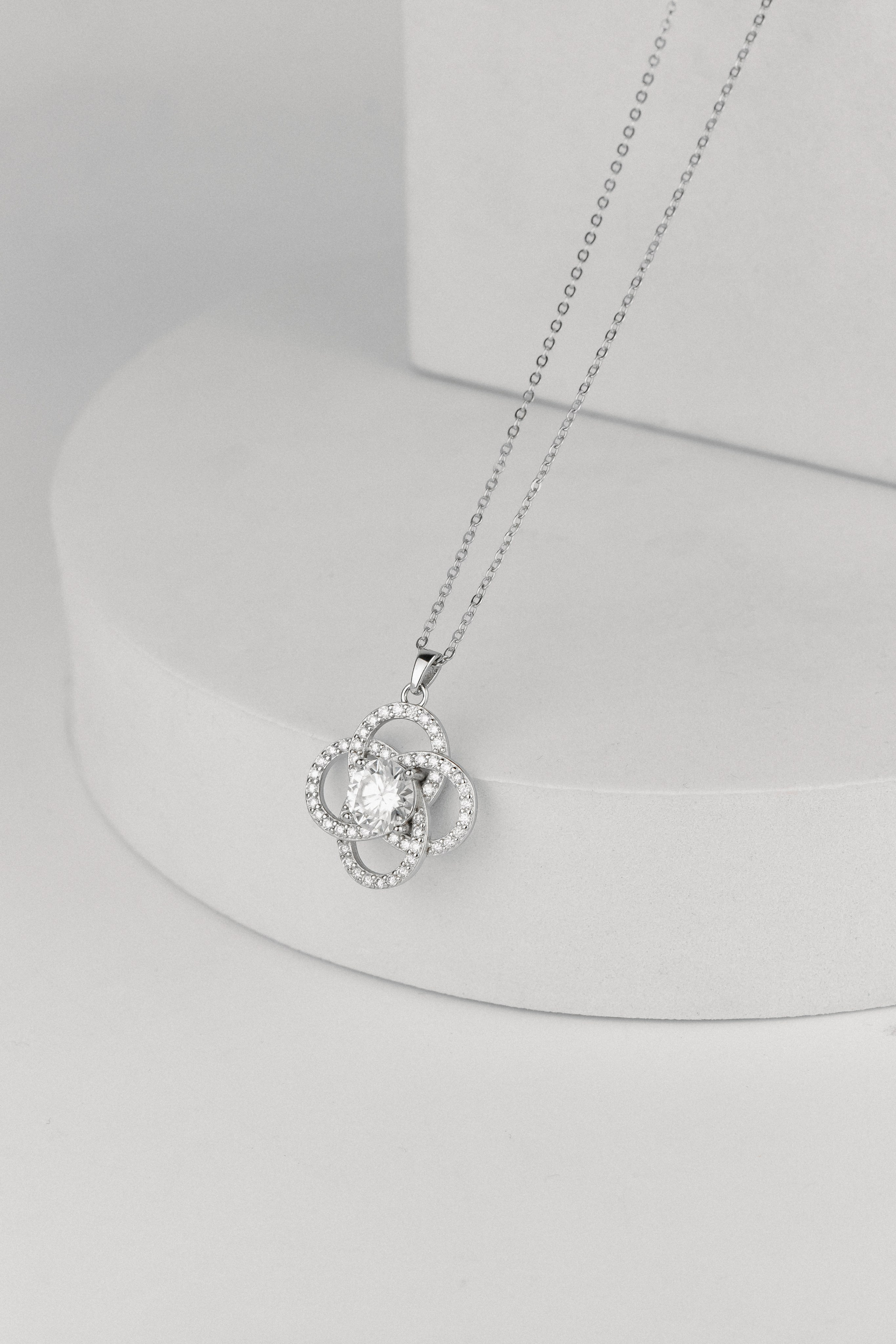 Кулон. Олег Мельник Фотограф Винница