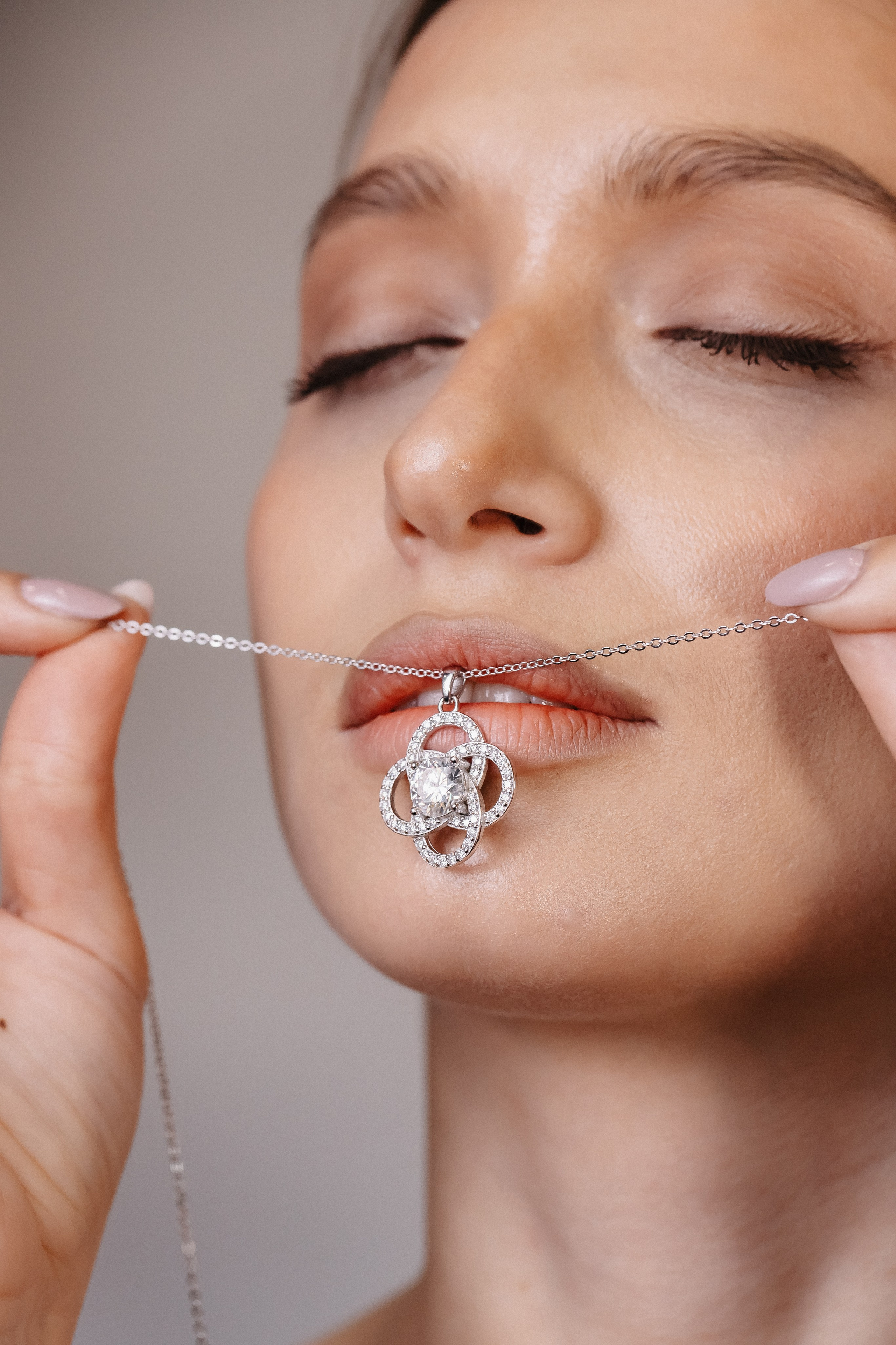 Кулон. Олег Мельник Фотограф Винница