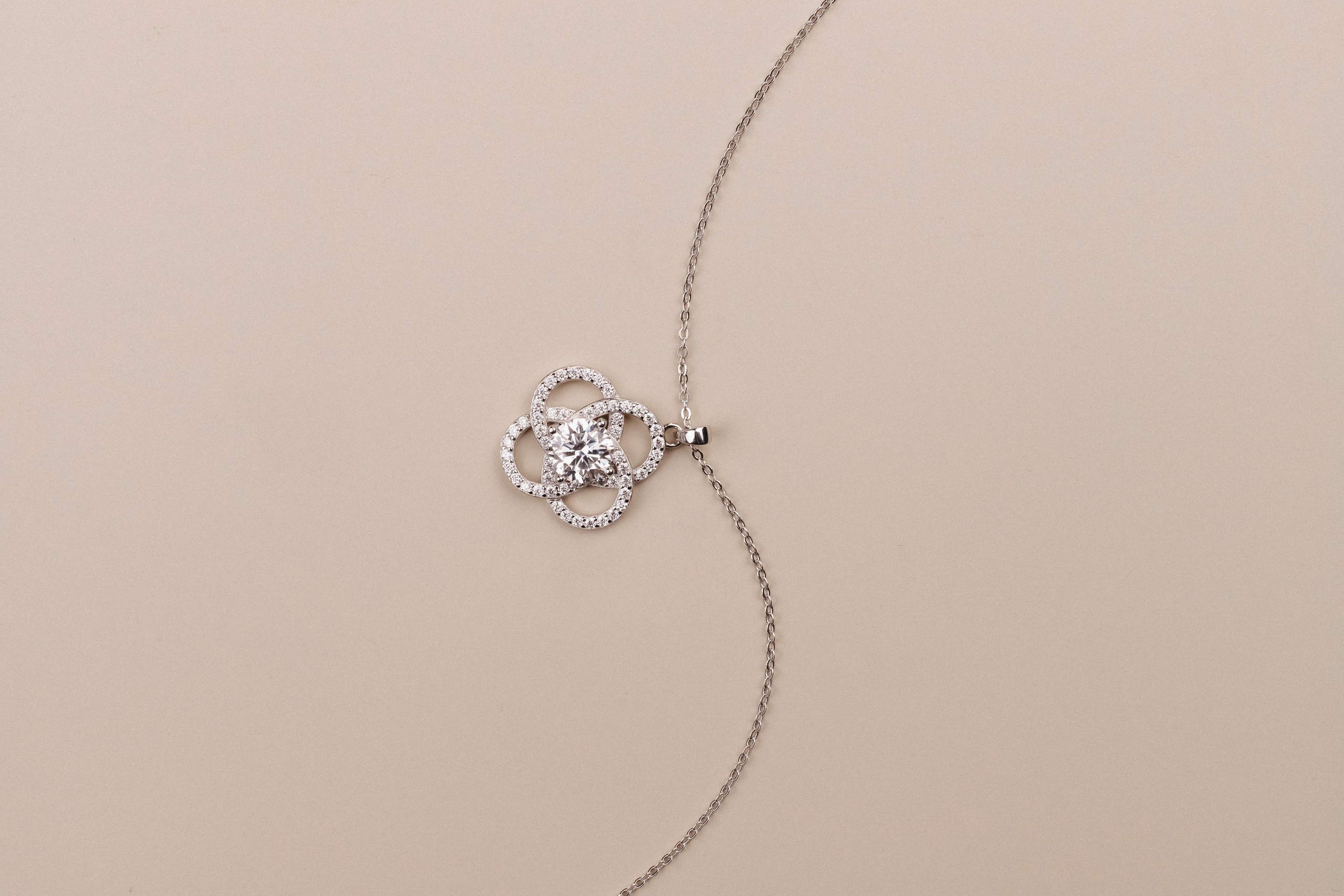 Кулон. Олег Мельник Фотограф Винница