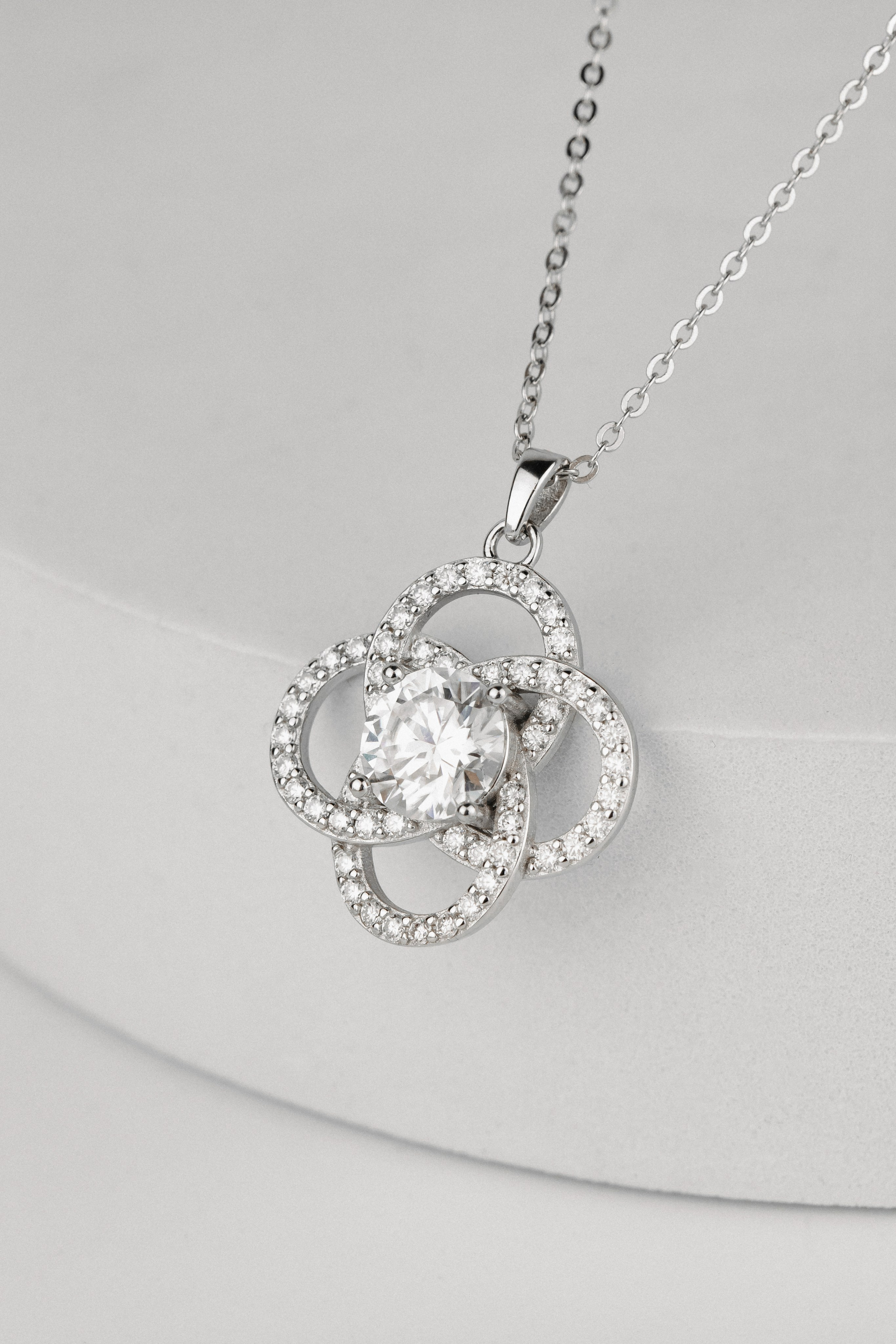 Кулон. Олег Мельник Фотограф Винница