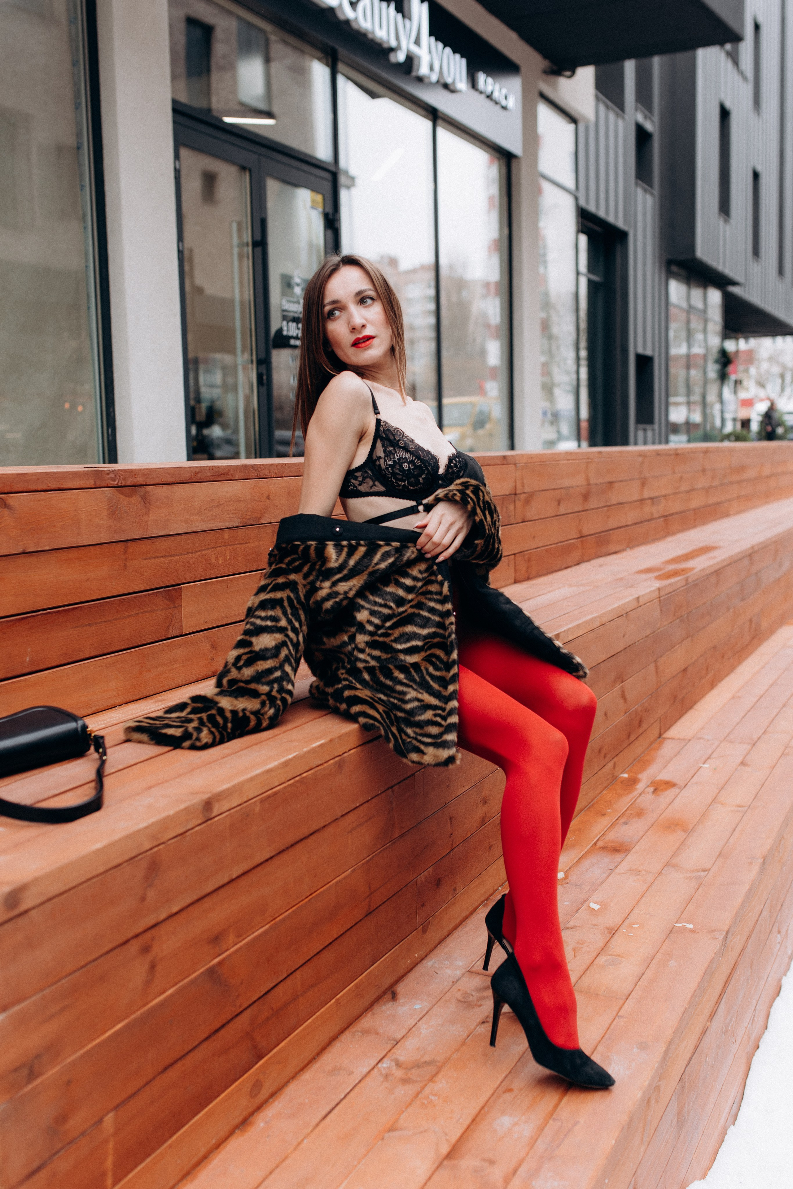 Lili. Wedding and family photographer in Calgary