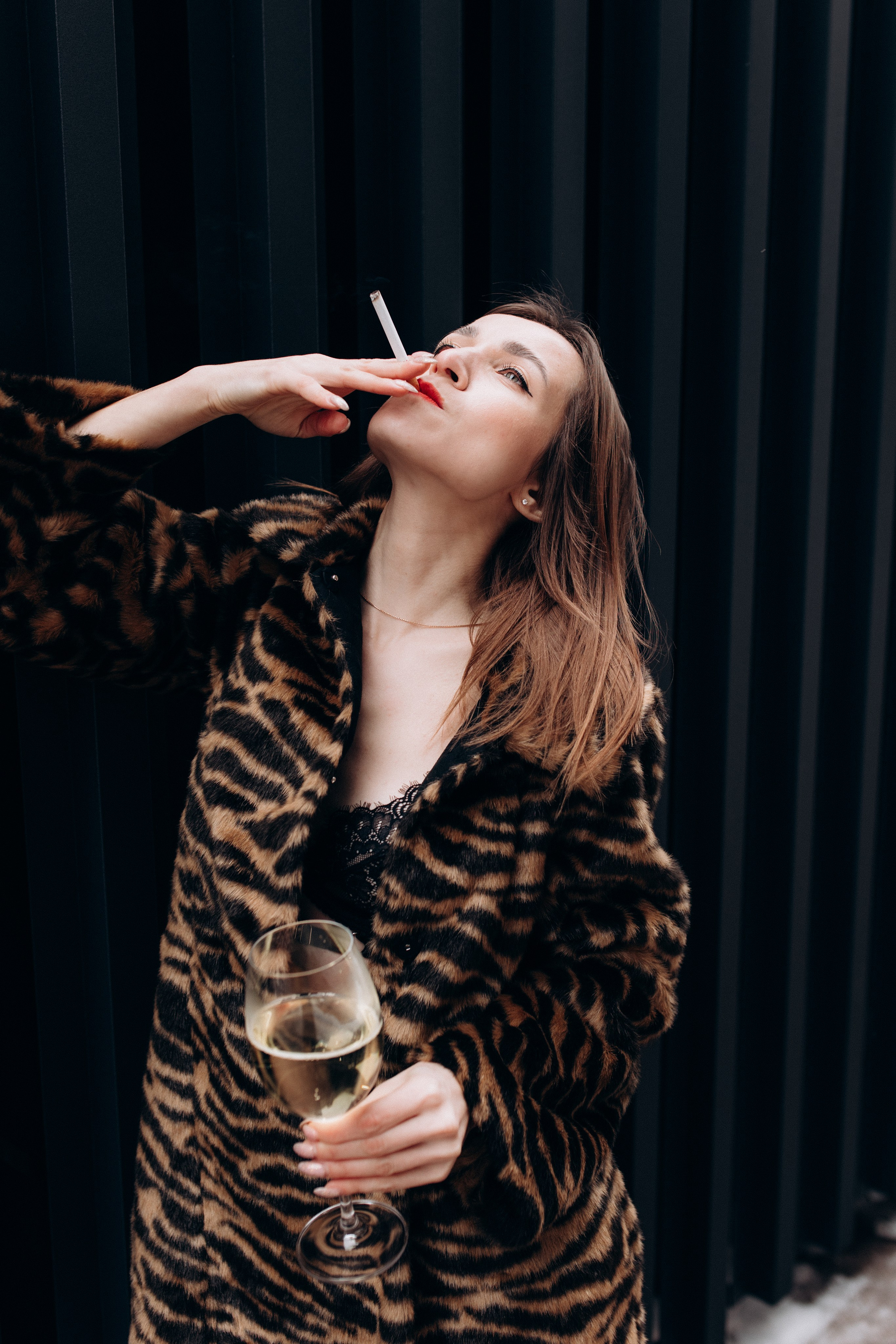 Lili. Wedding and family photographer in Calgary