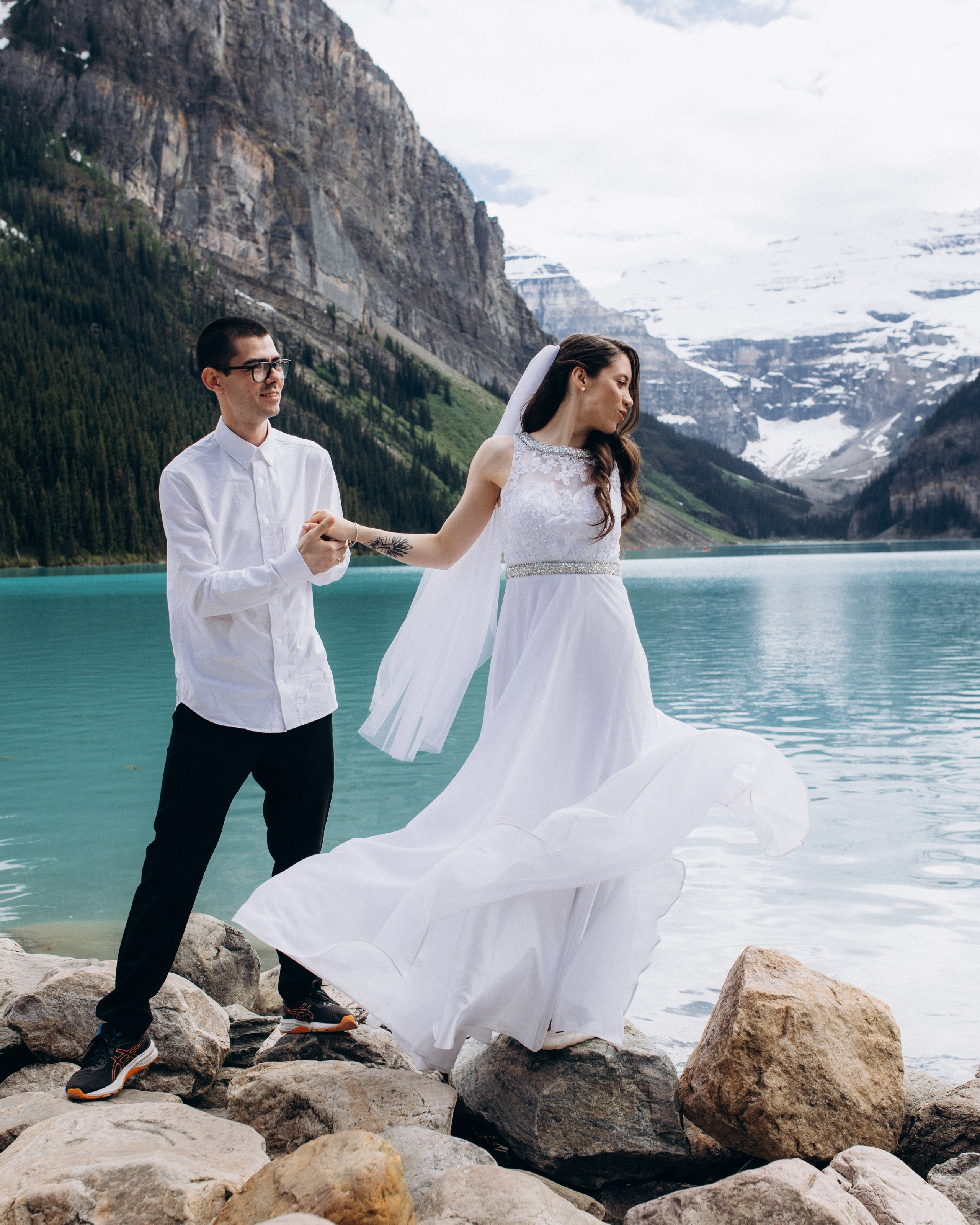 Olha & Ali. Wedding and family photographer in Calgary