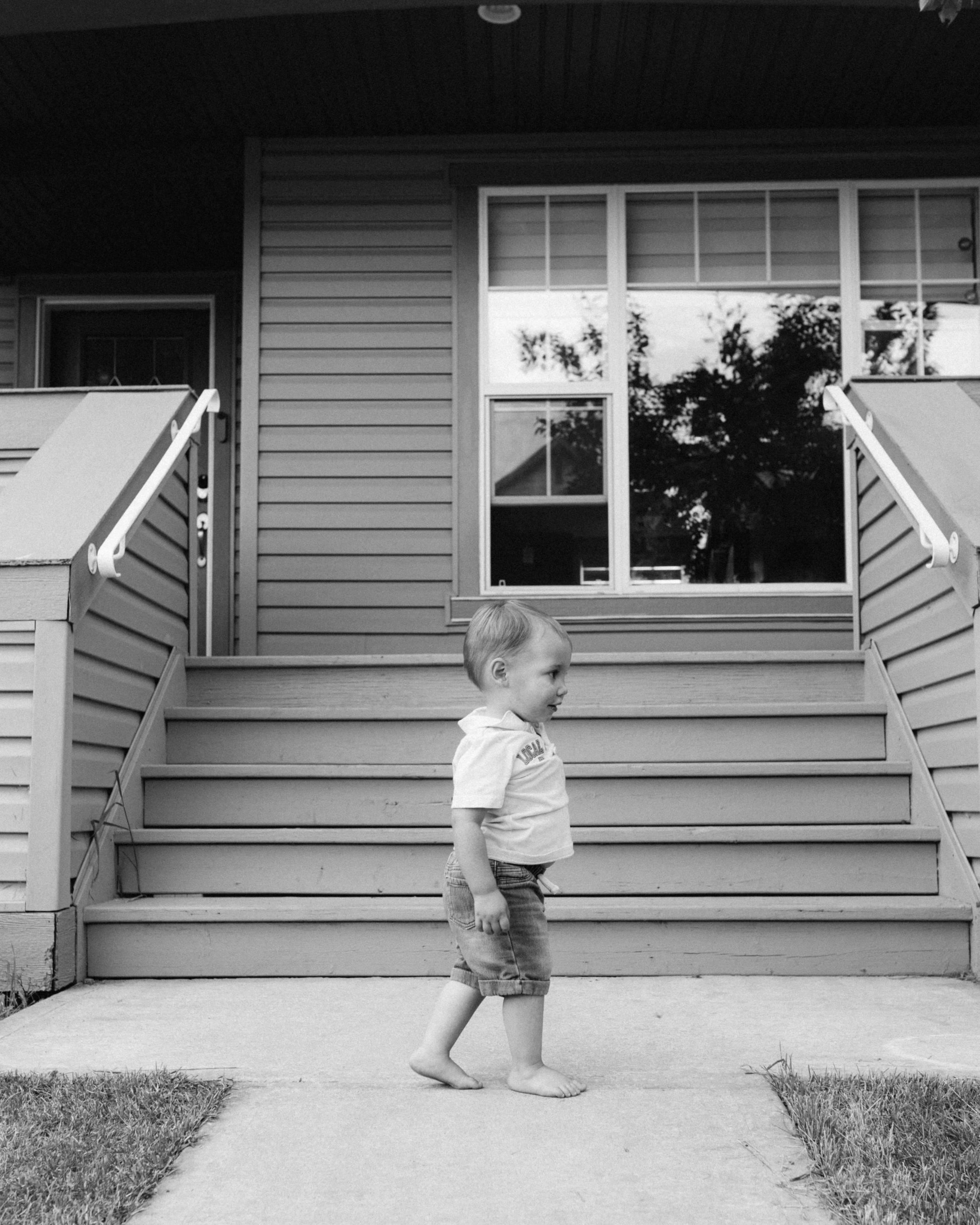 Miroslav family. Wedding and family photographer in Calgary