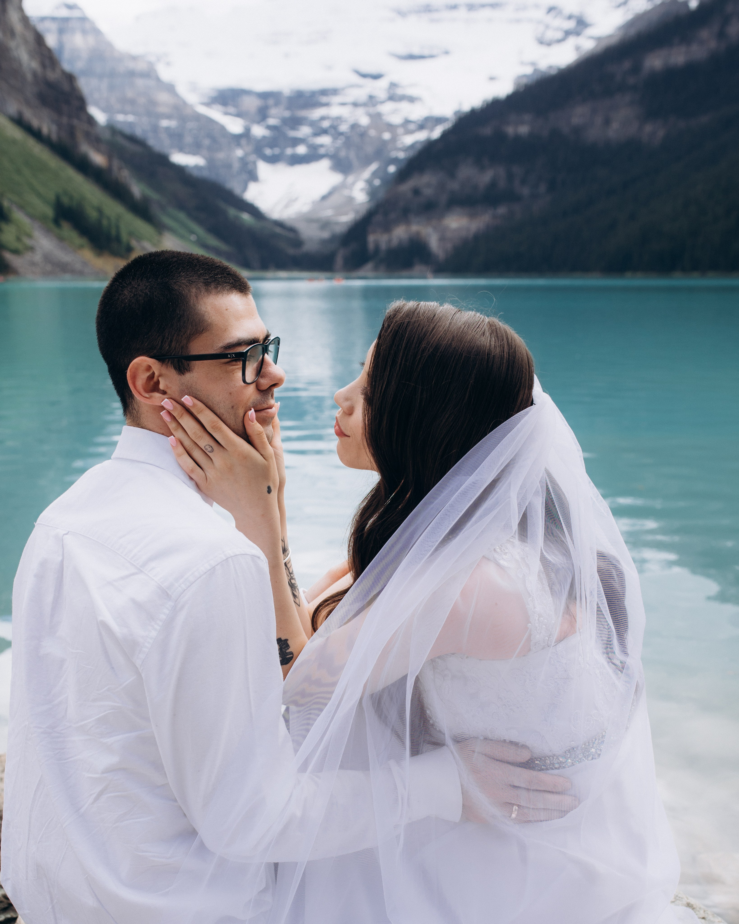 Olha & Ali. Wedding and family photographer in Calgary