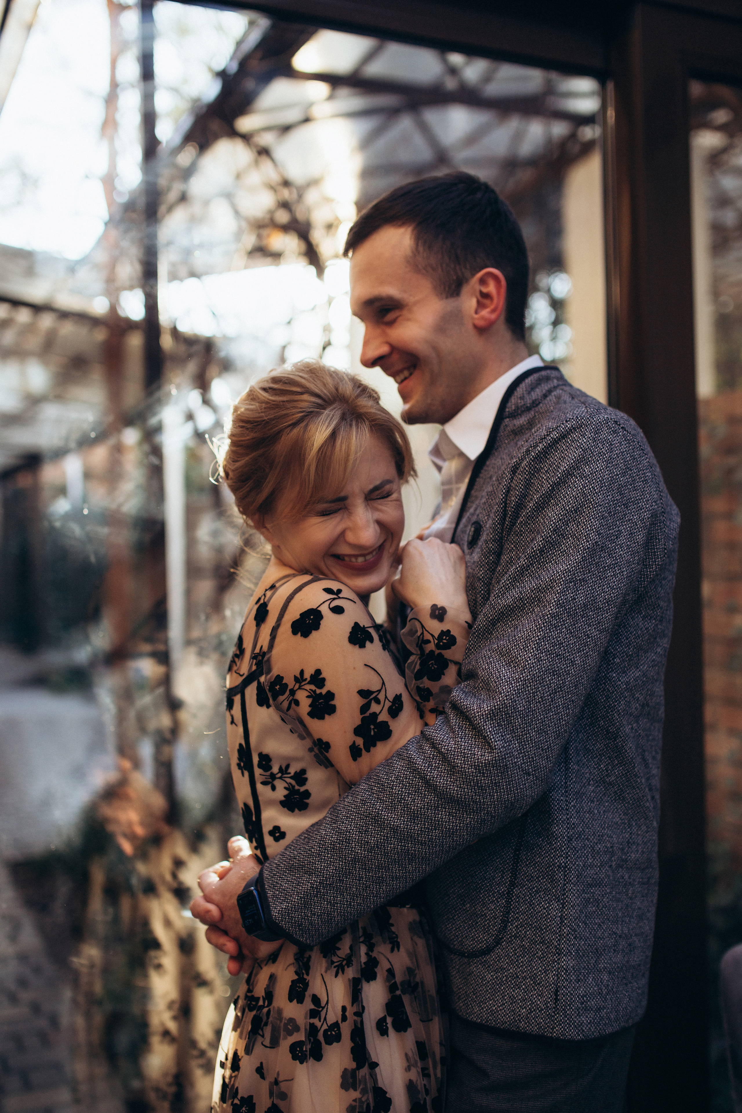 Natasha and Sasha. Wedding and family photographer in Calgary