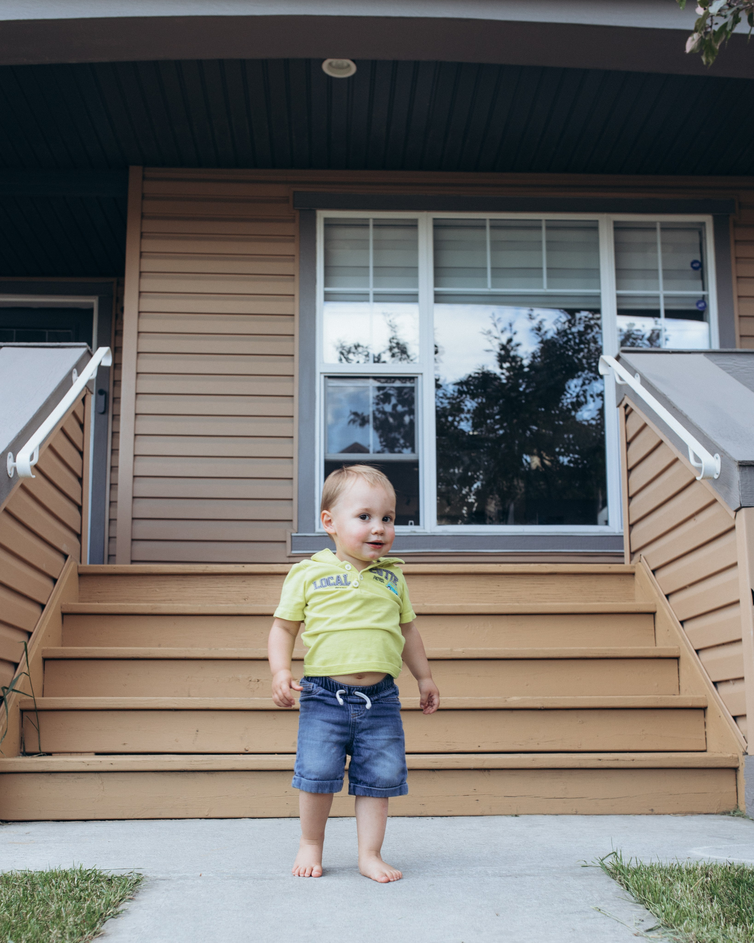 Miroslav family. Wedding and family photographer in Calgary