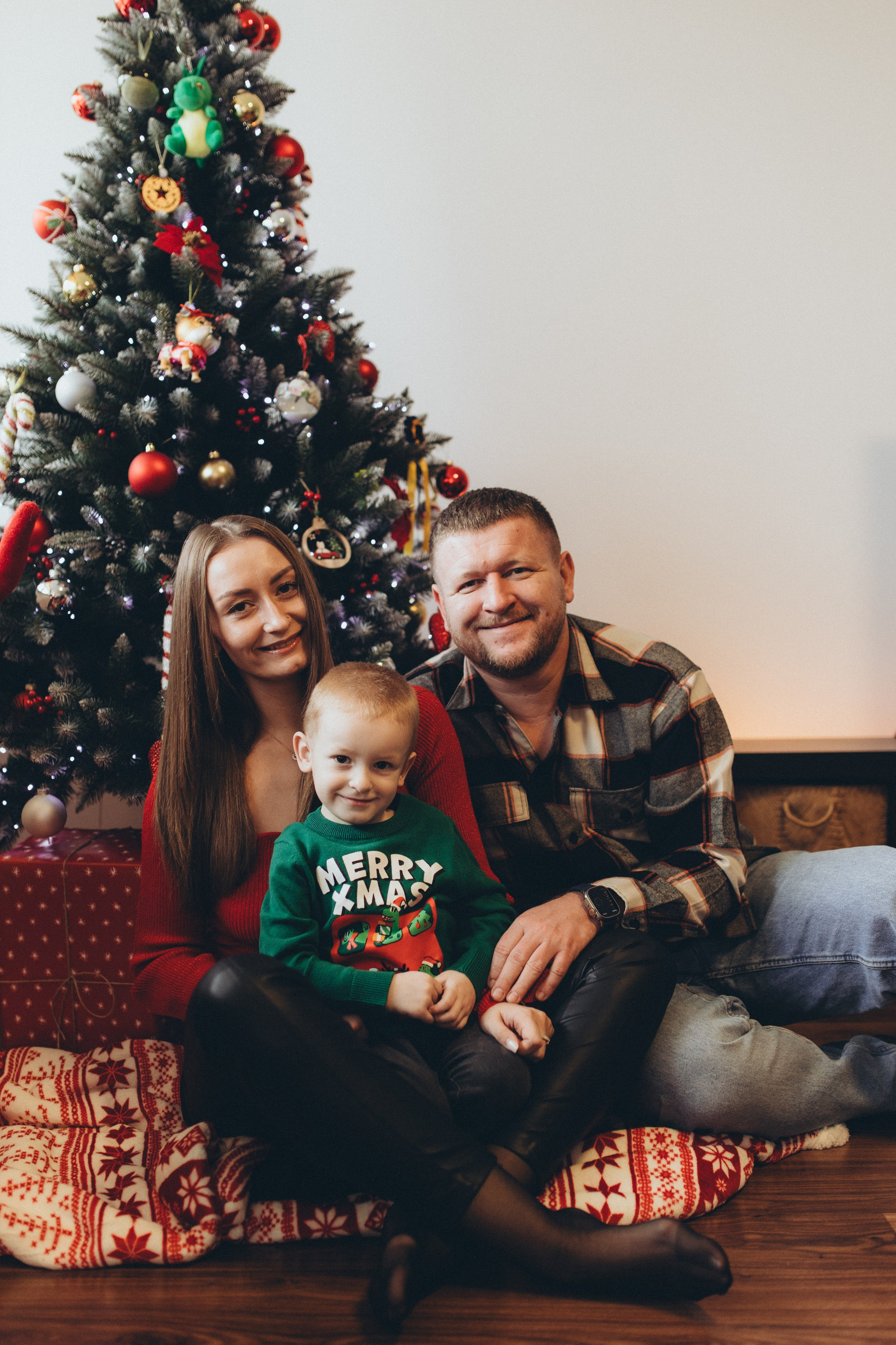 Family Ylia. Wedding and family photographer in Calgary